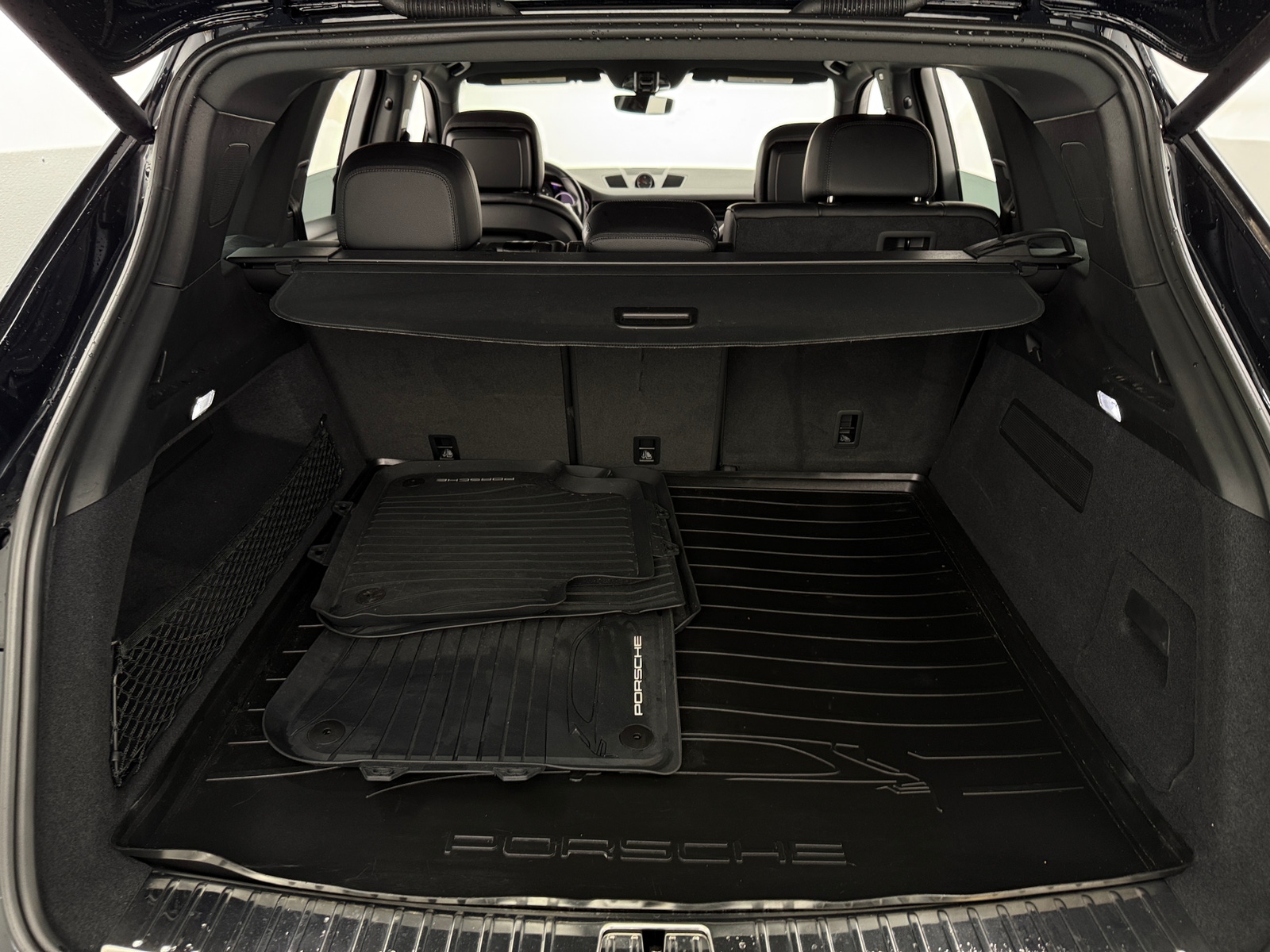 Thumbnail: 2022 Porsche Cayenne - 6