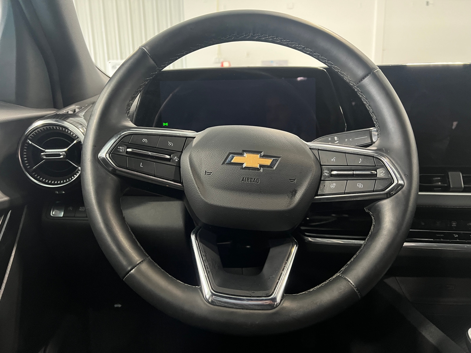 Thumbnail: 2025 Chevrolet Equinox - 5