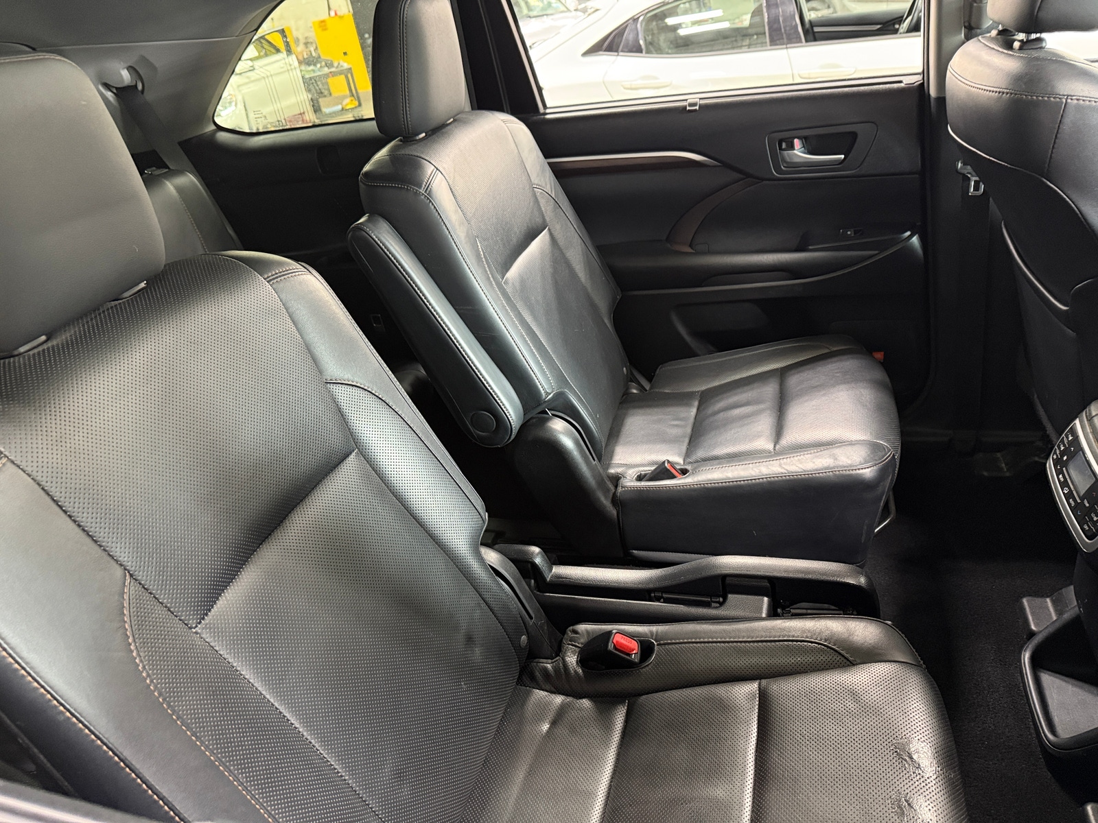 Thumbnail: 2015 Toyota Highlander - 5