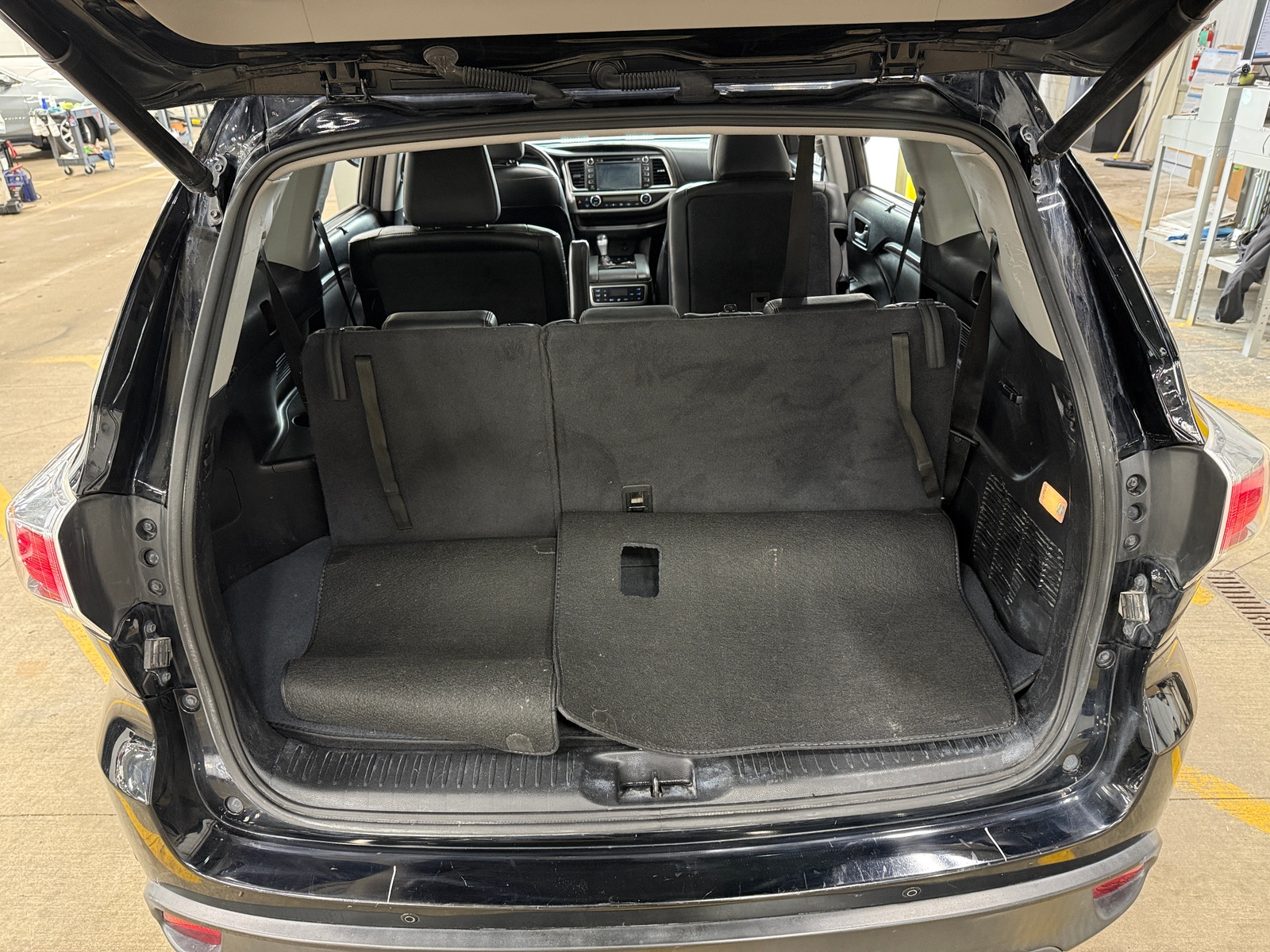 Thumbnail: 2015 Toyota Highlander - 6