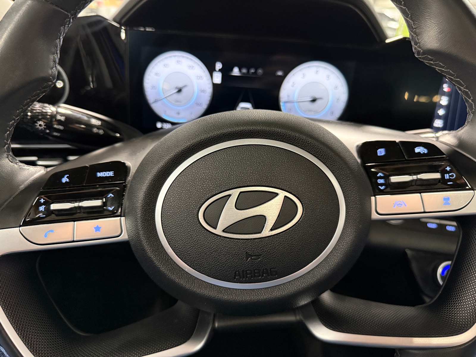 Thumbnail: 2024 Hyundai Elantra - 4