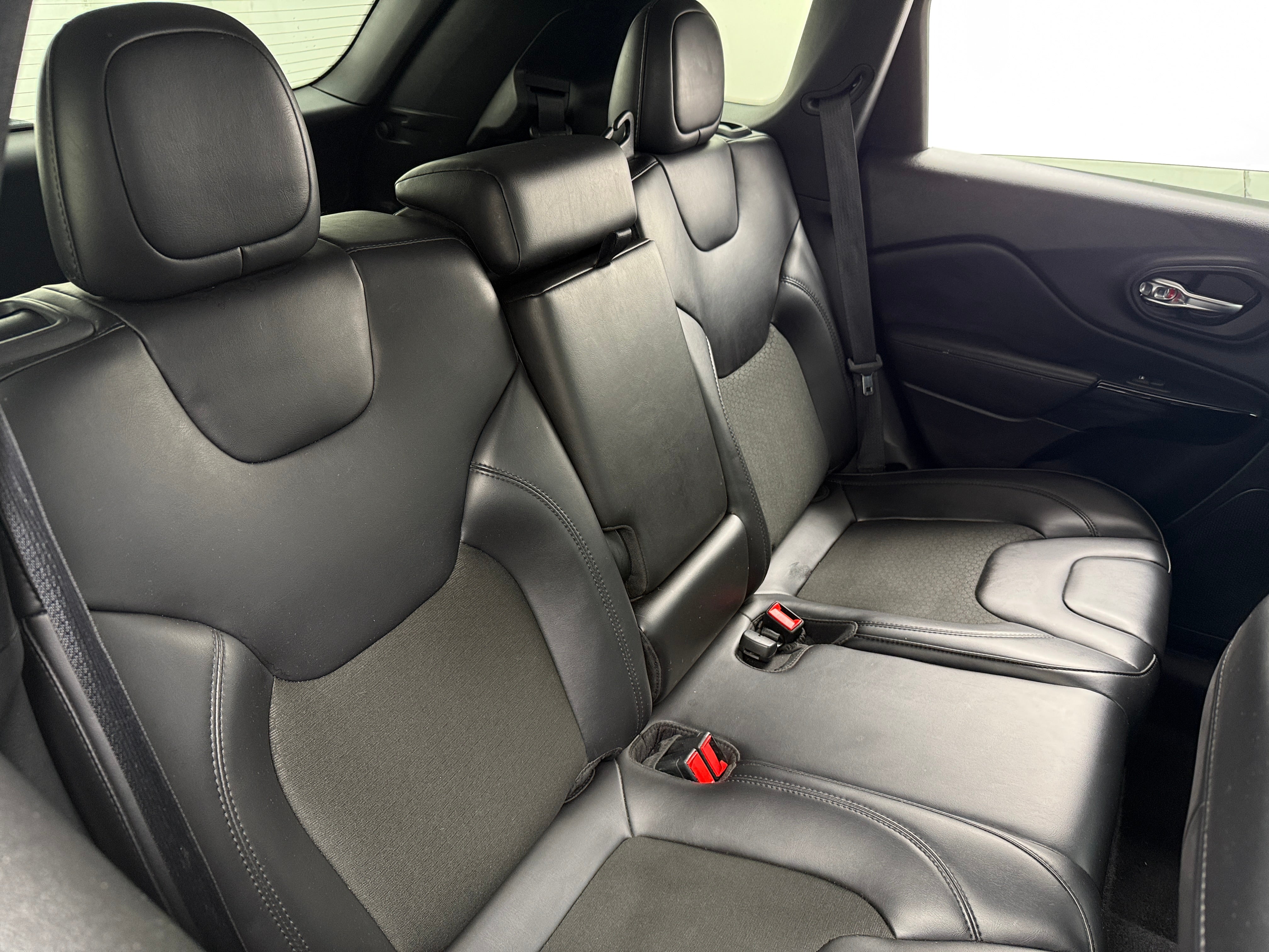 2021 Jeep Cherokee Altitude - Photo 4