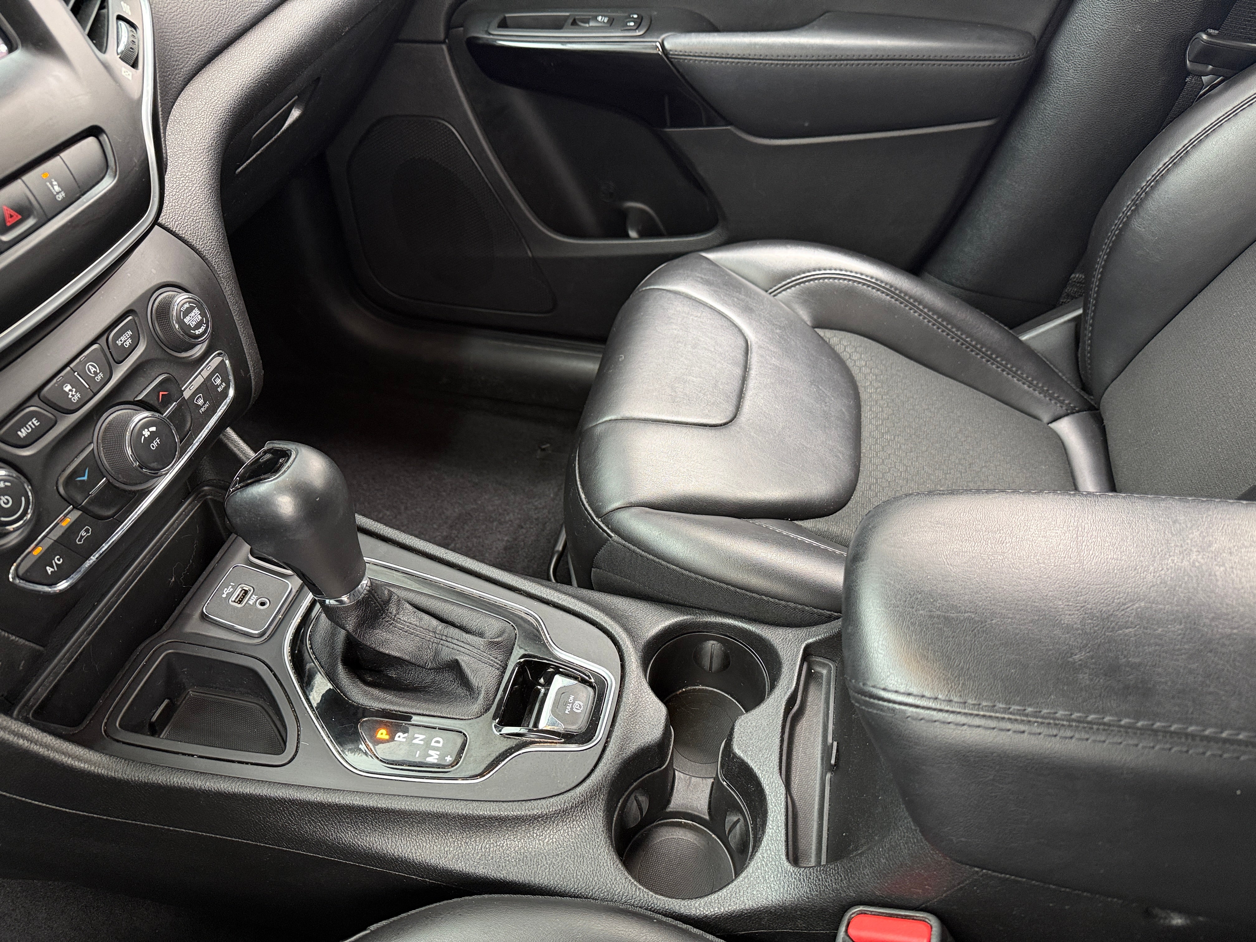 2021 Jeep Cherokee Altitude - Photo 7