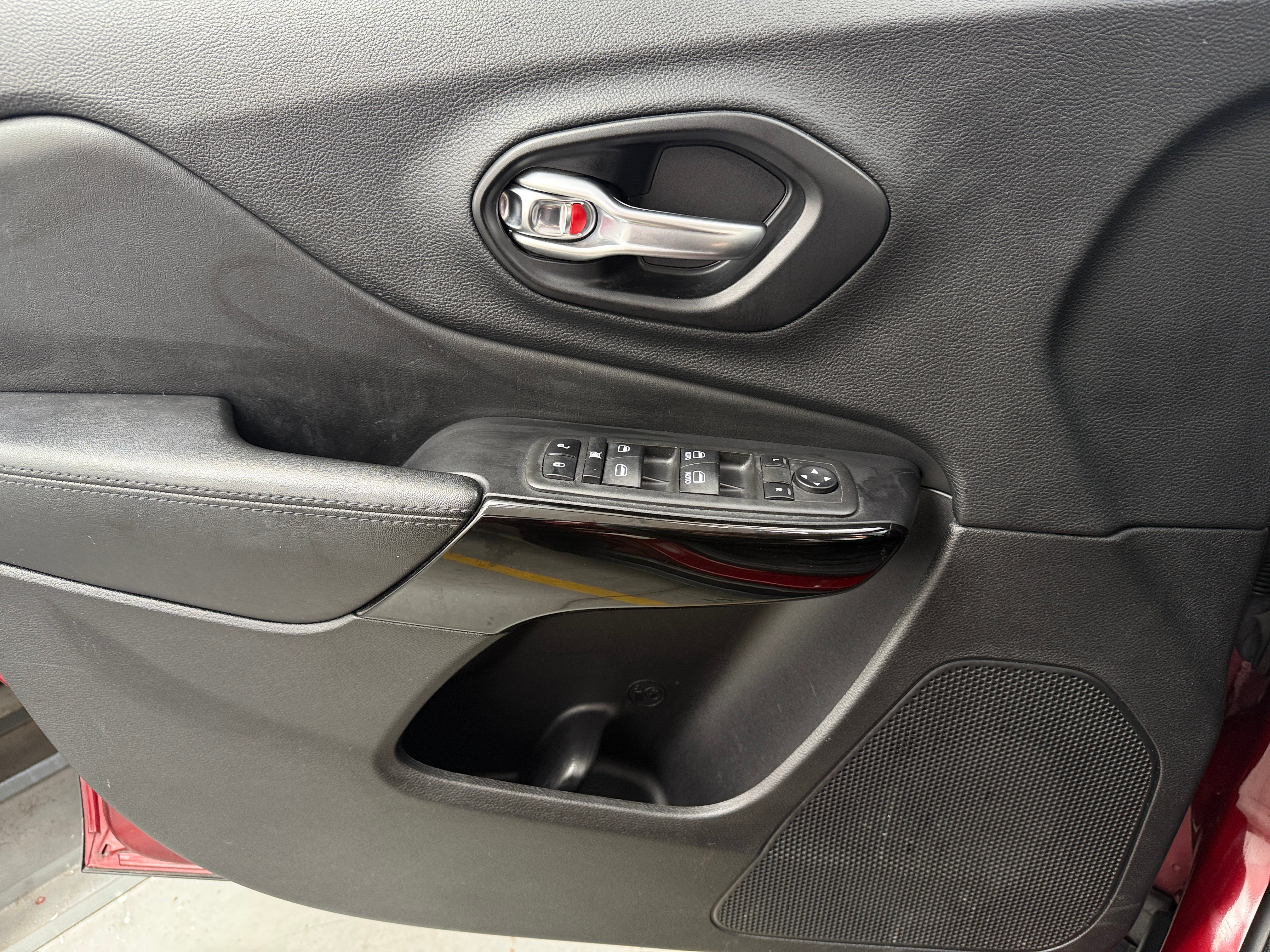 2021 Jeep Cherokee Altitude - Photo 10