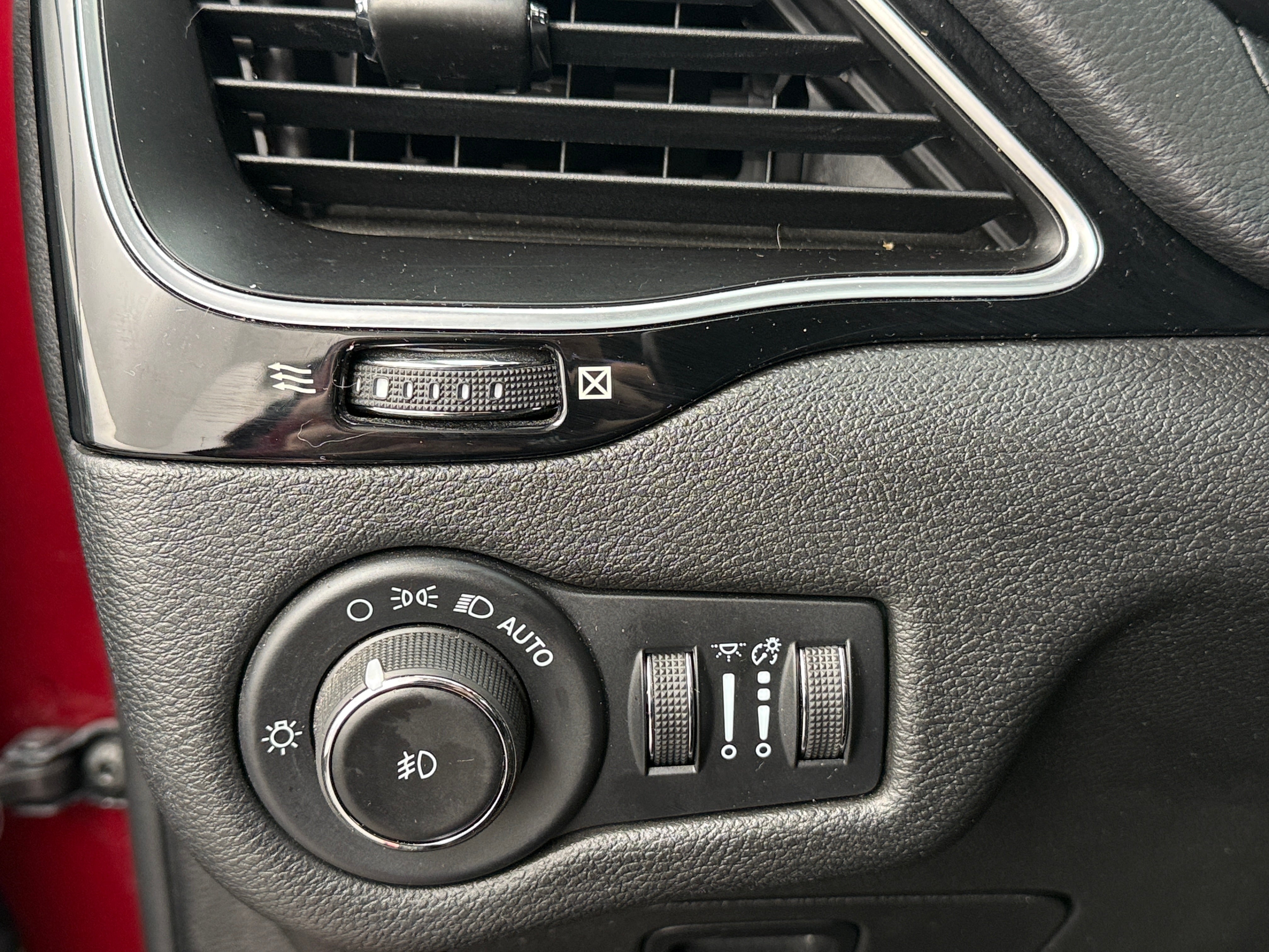 2021 Jeep Cherokee Altitude - Photo 3