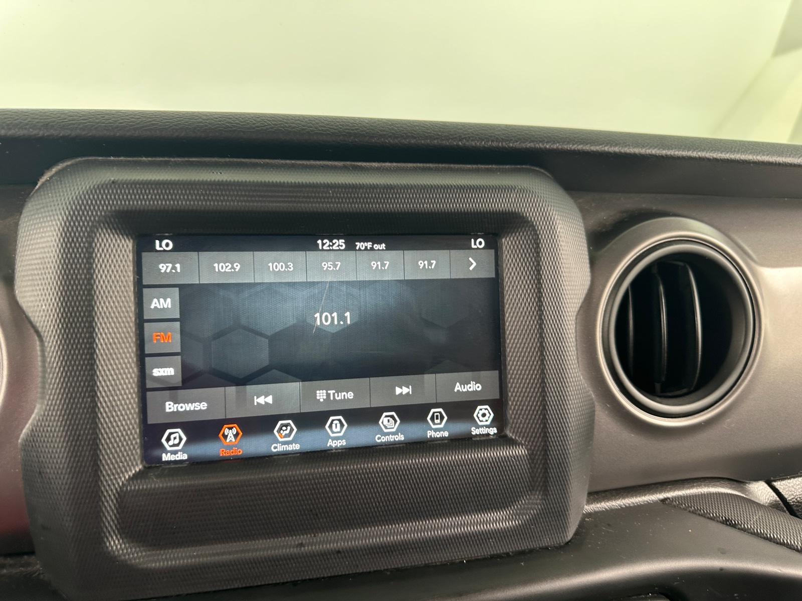 Thumbnail: 2021 Jeep Gladiator - 4