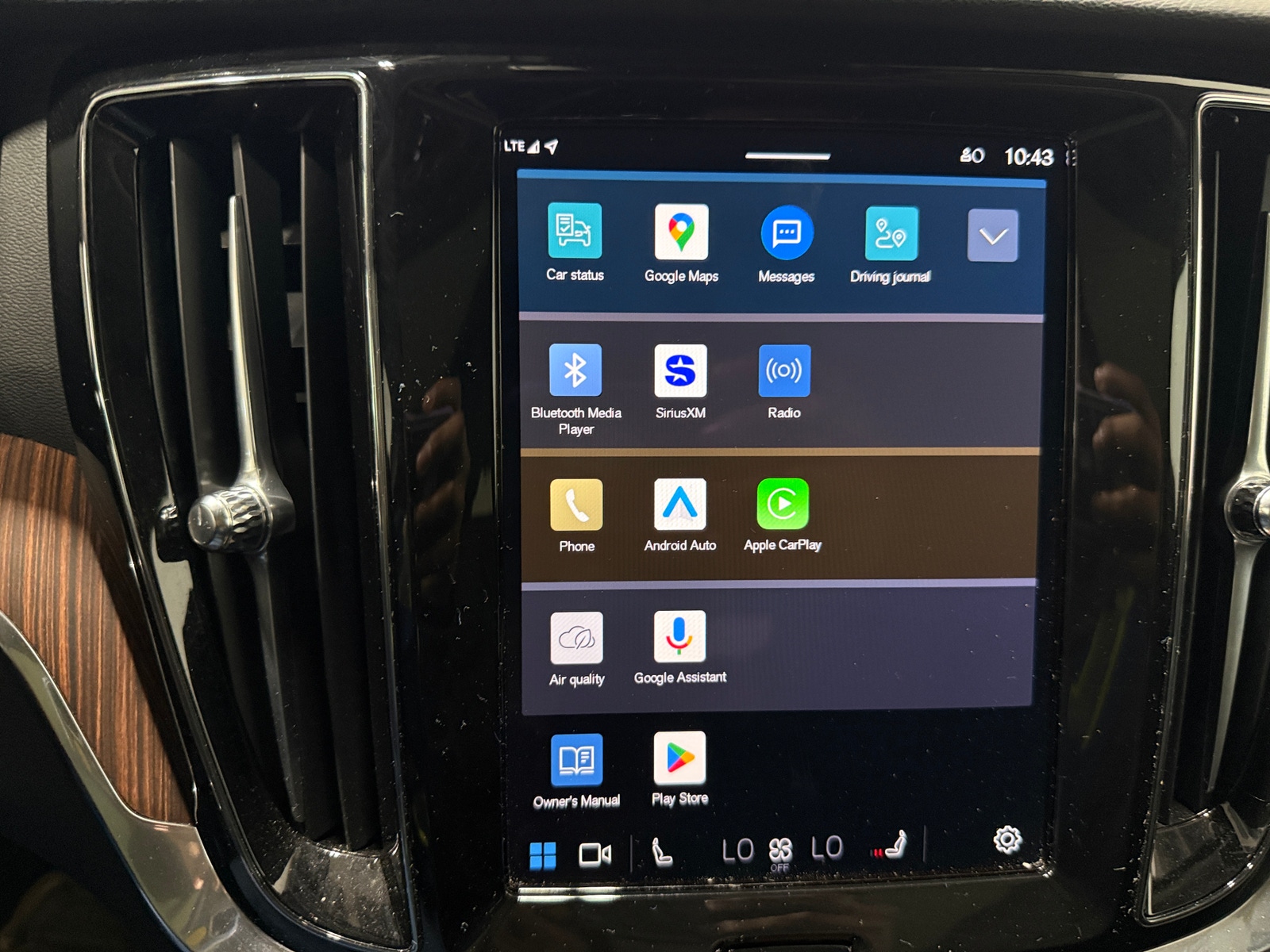 Thumbnail: 2025 Volvo V60 - 3