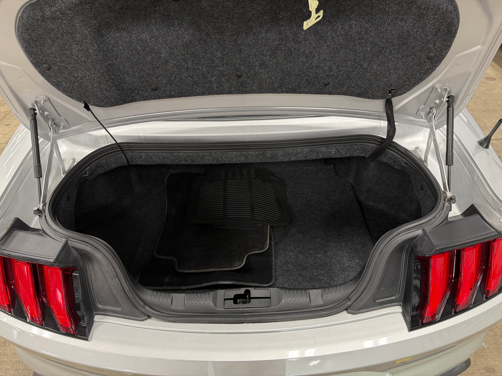 Thumbnail: 2019 Ford Mustang - 6