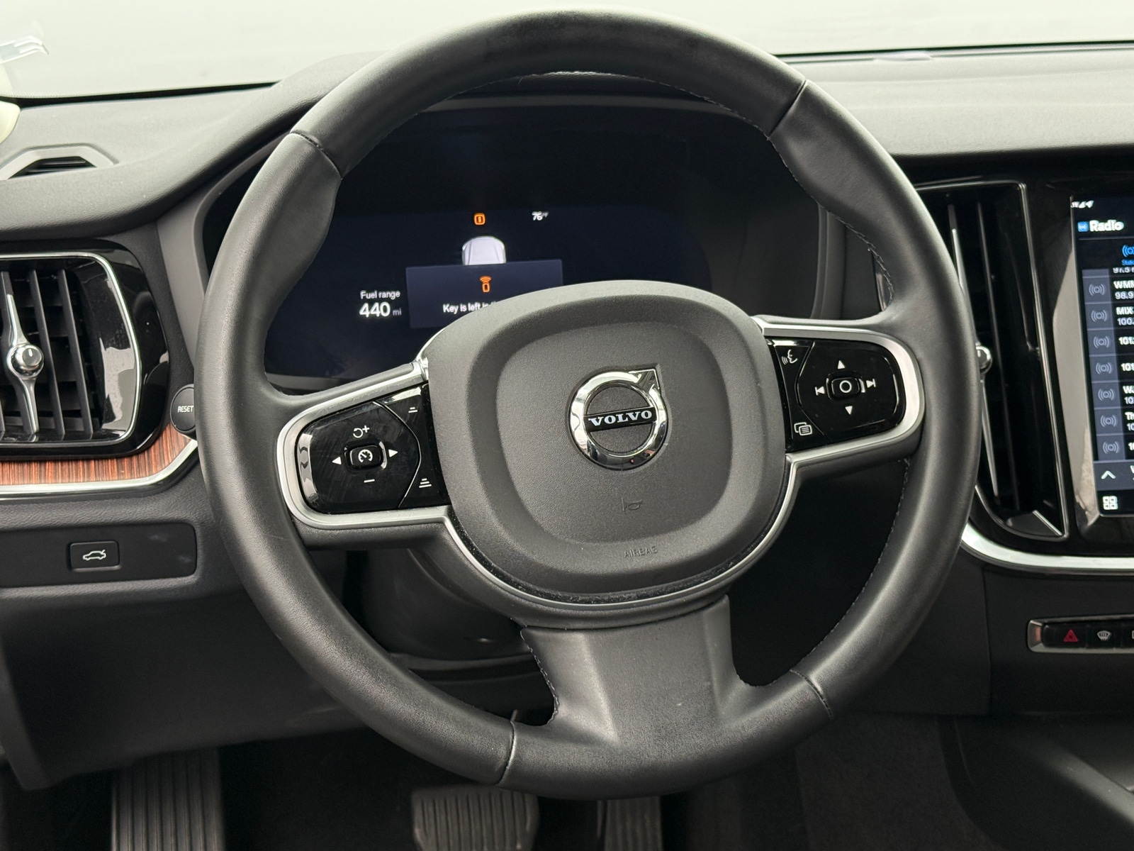 Thumbnail: 2025 Volvo V60 - 4