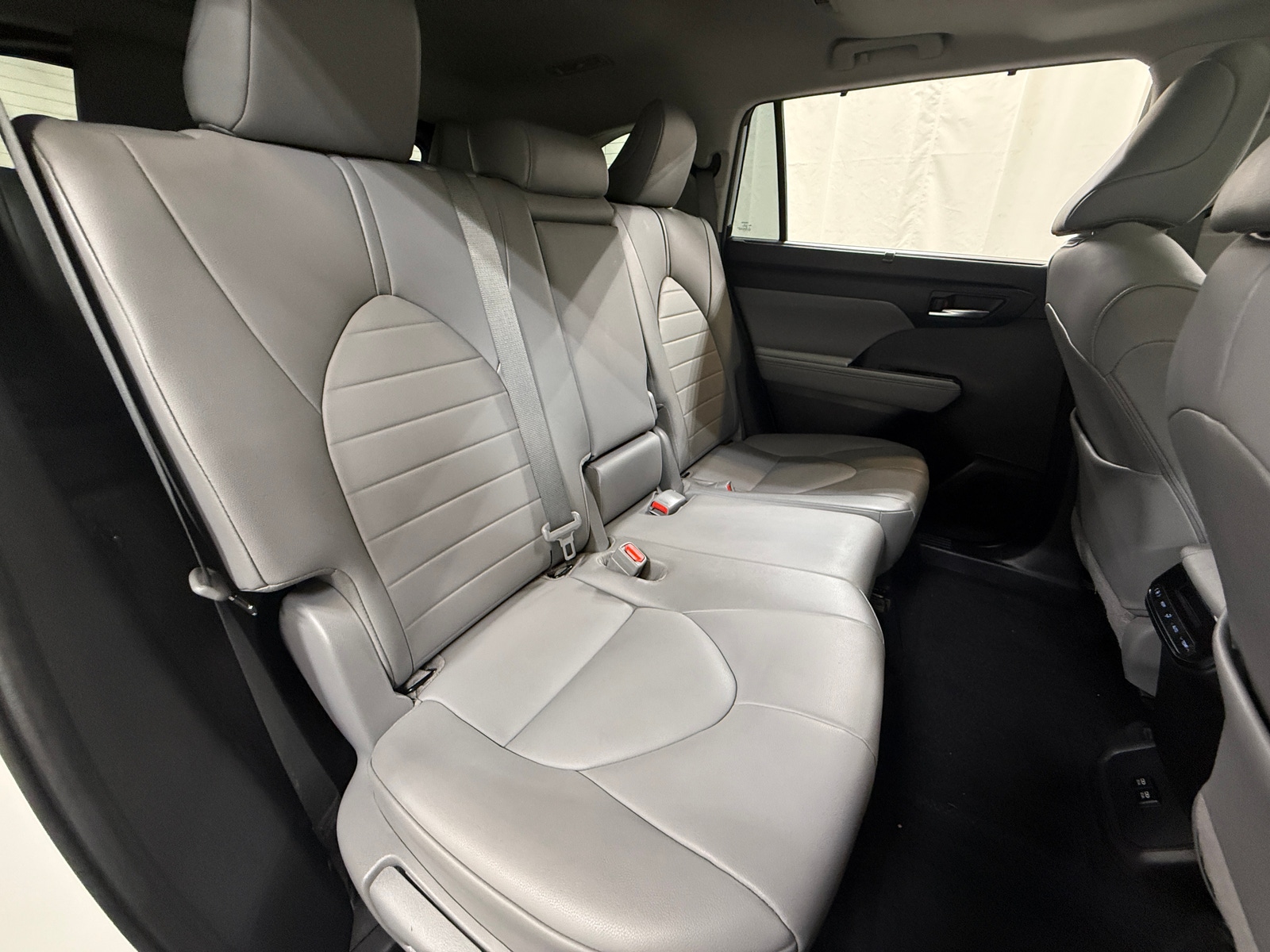 Thumbnail: 2020 Toyota Highlander - 5