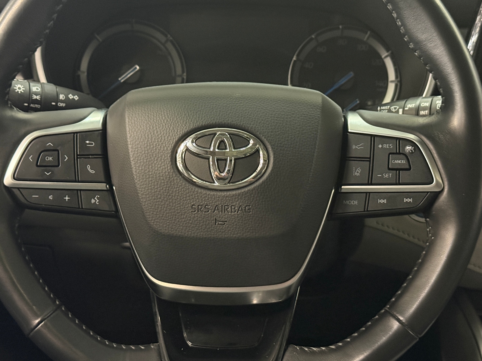 Thumbnail: 2020 Toyota Highlander - 4