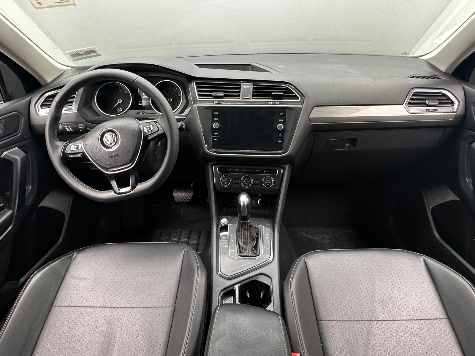 Thumbnail: 2021 Volkswagen Tiguan - 2