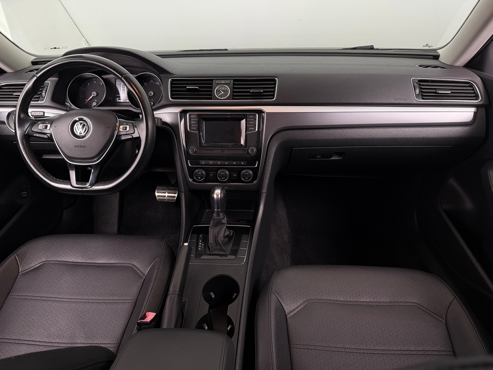 Thumbnail: 2016 Volkswagen Passat - 3