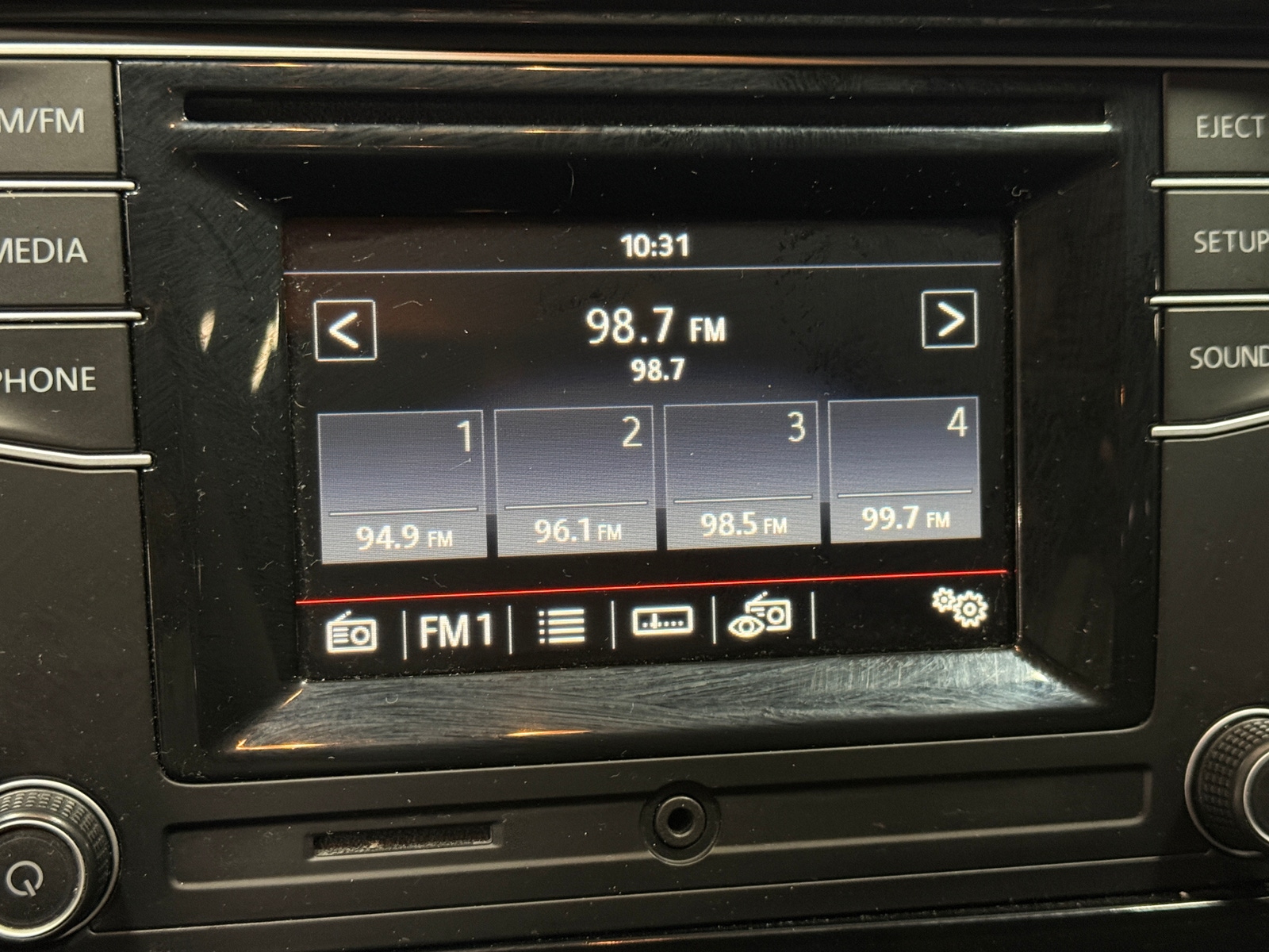 Thumbnail: 2016 Volkswagen Passat - 4