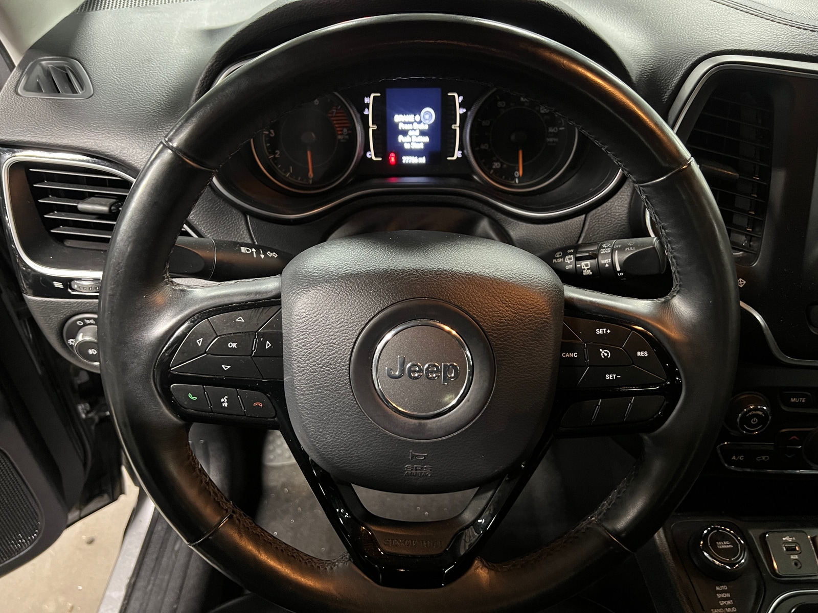 Thumbnail: 2019 Jeep Cherokee - 5