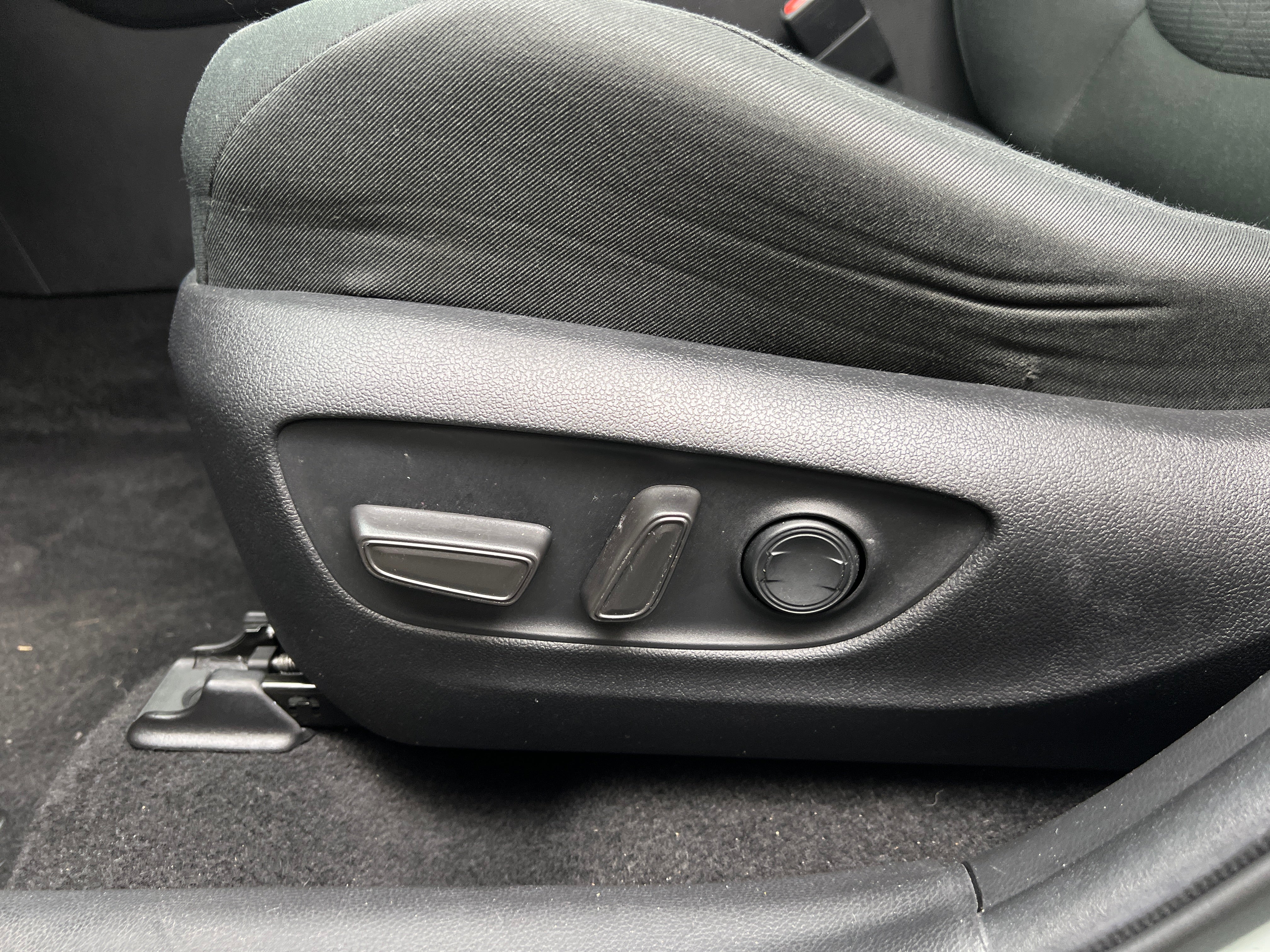 Used 2021 Toyota RAV4 XLE with VIN 2T3P1RFV3MC149752 for sale in Northfield, Minnesota