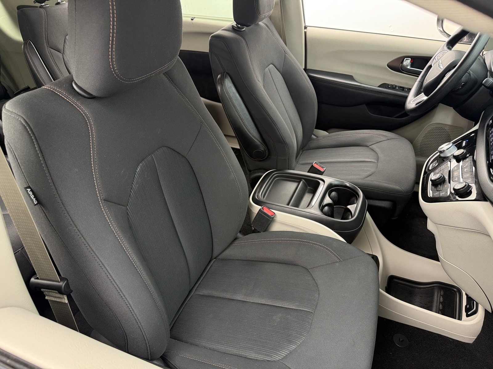 Thumbnail: 2019 Chrysler Pacifica - 2