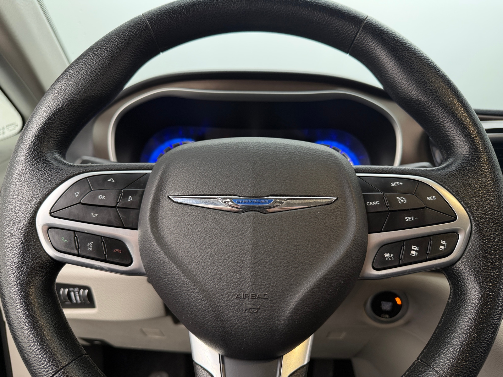 Thumbnail: 2019 Chrysler Pacifica - 5