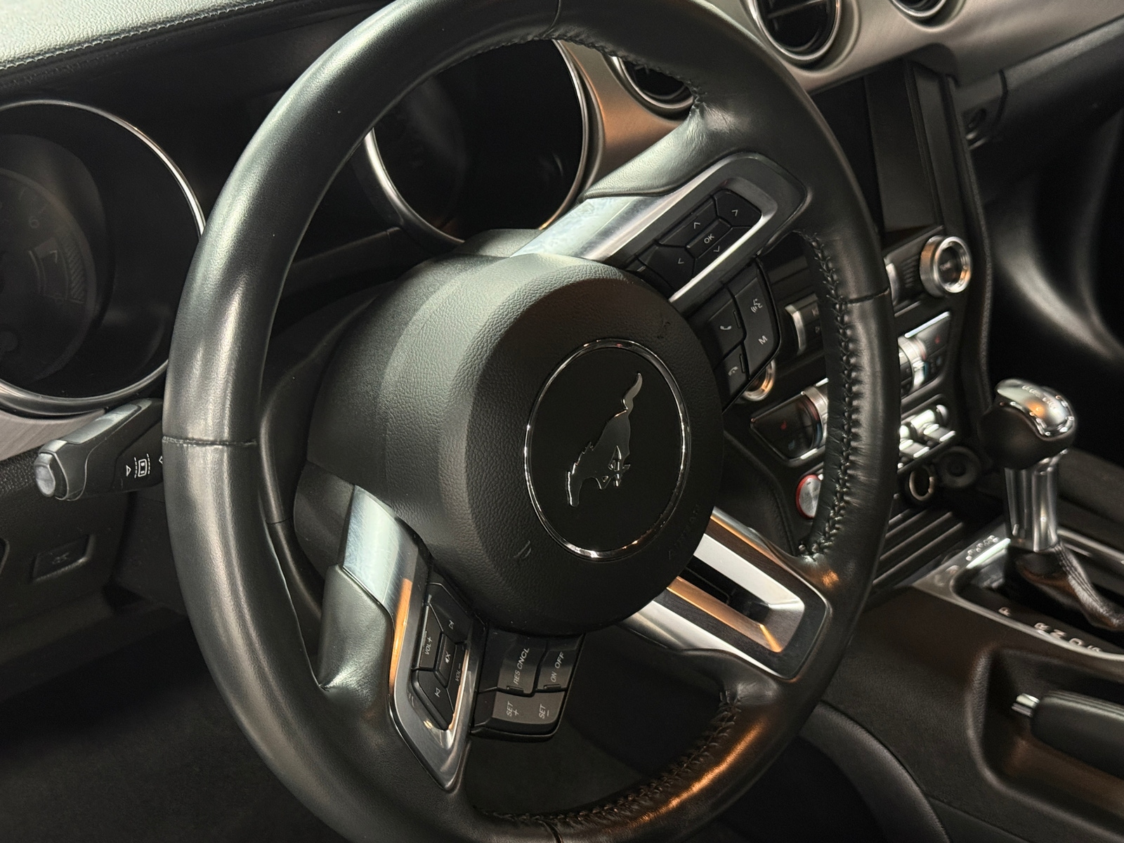 Thumbnail: 2022 Ford Mustang - 3