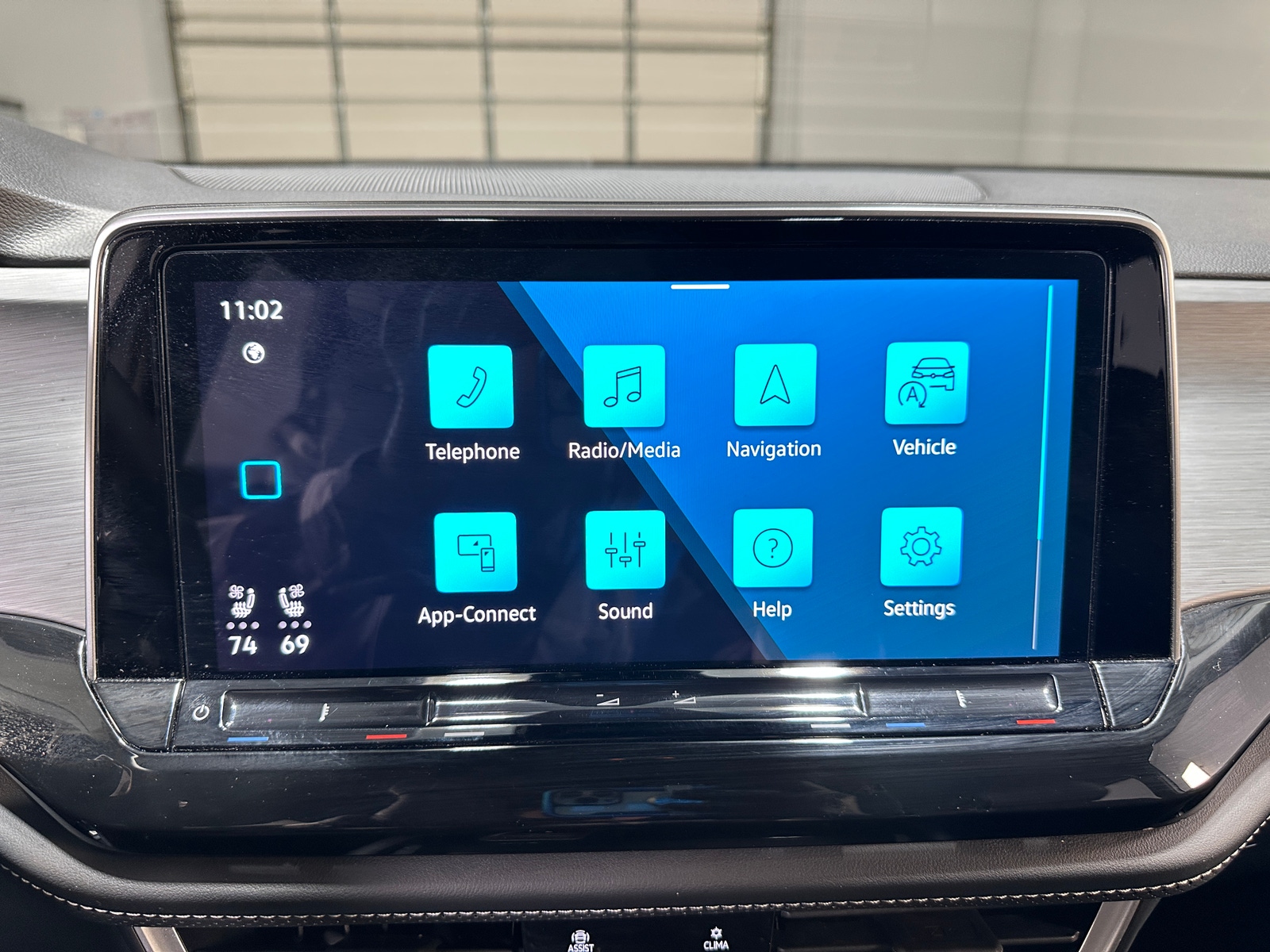 Thumbnail: 2025 Volkswagen Atlas - 3