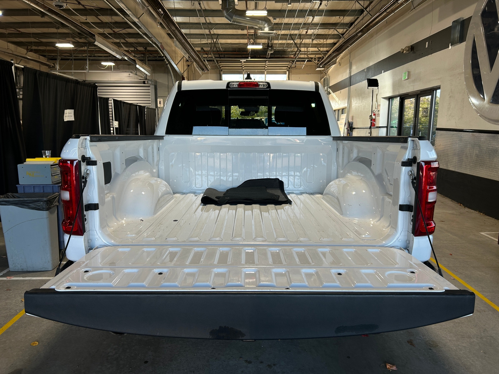 Thumbnail: 2025 RAM 1500 - 6