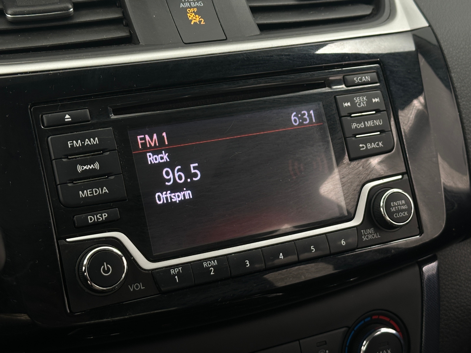 Thumbnail: 2017 Nissan Sentra - 4