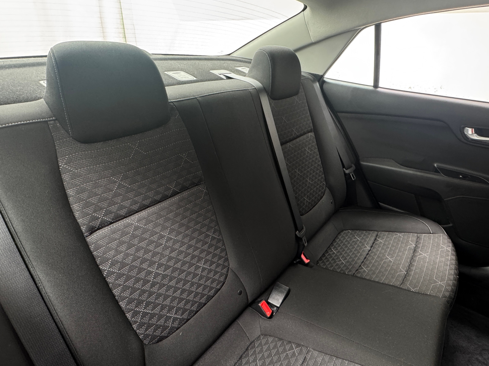 Thumbnail: 2020 Kia Rio - 6