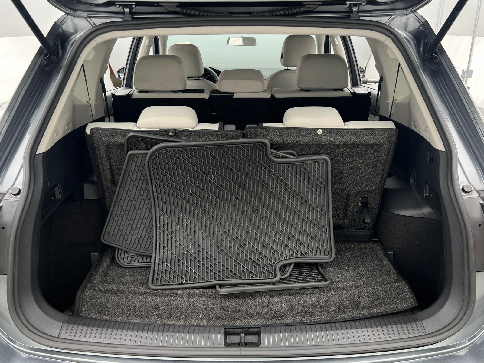 Thumbnail: 2021 Volkswagen Tiguan - 7