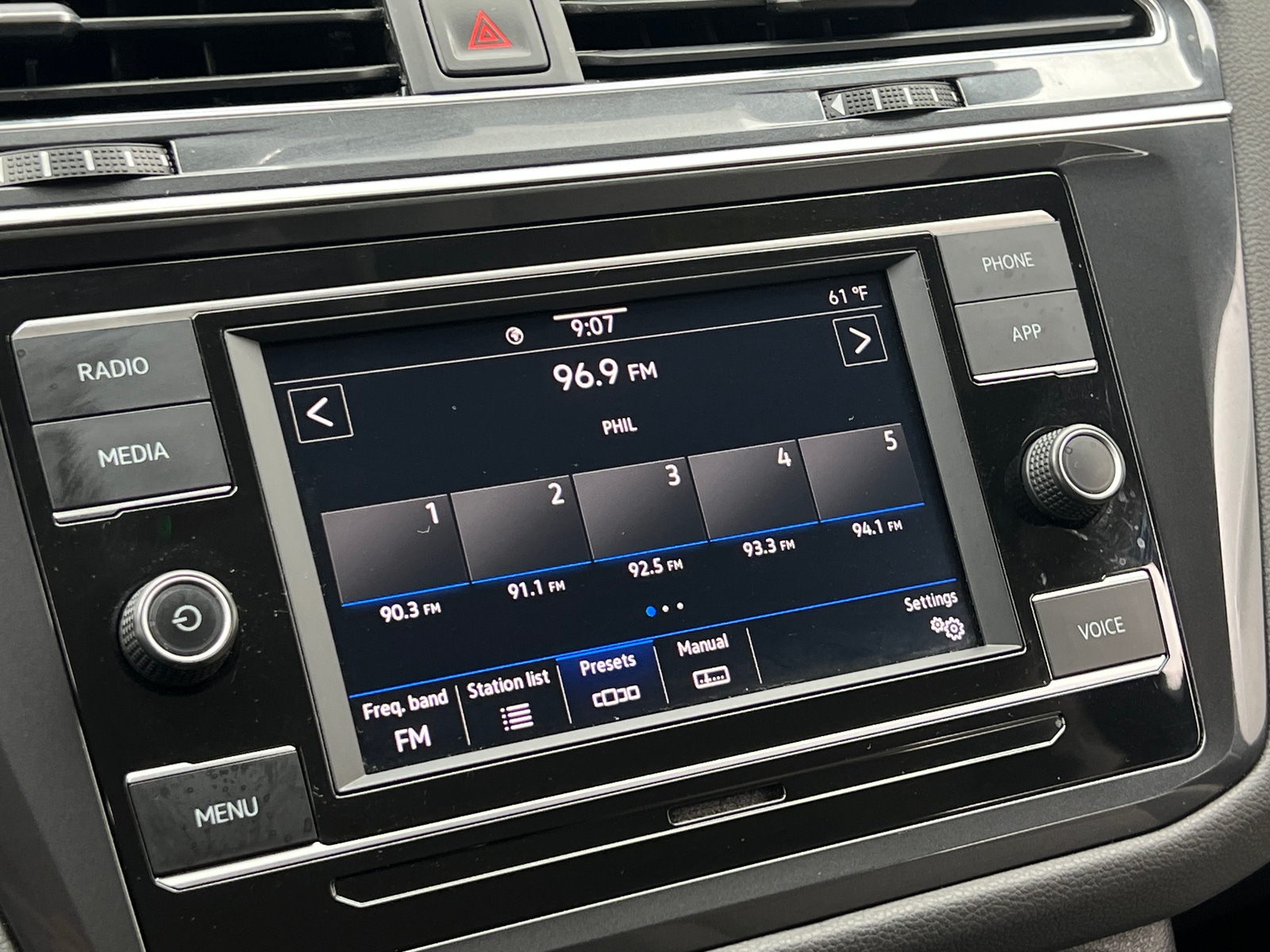 Thumbnail: 2021 Volkswagen Tiguan - 4