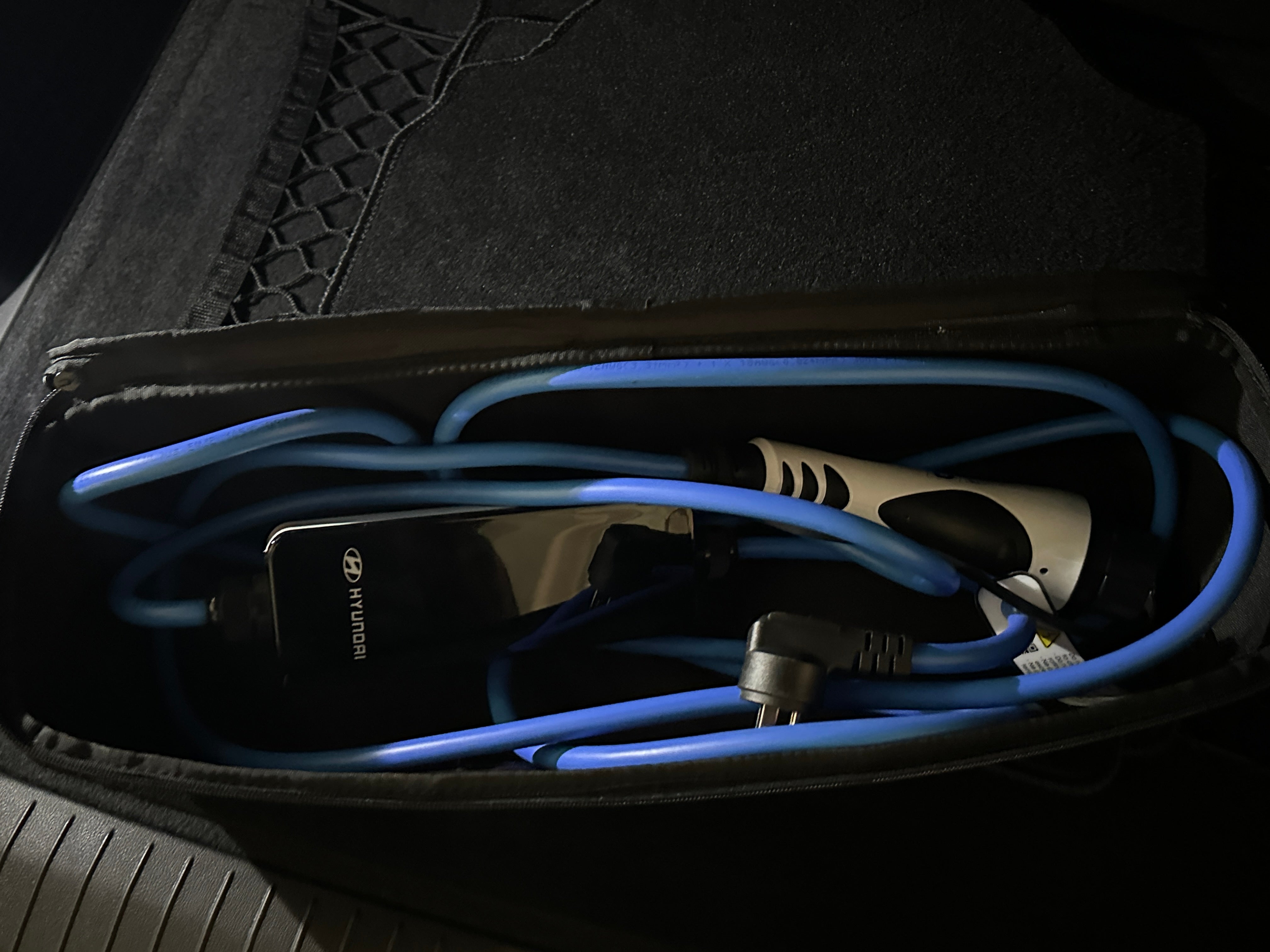 Used 2022 Hyundai Kona EV Limited with VIN KM8K53AG9NU151258 for sale in Oak Creek, WI