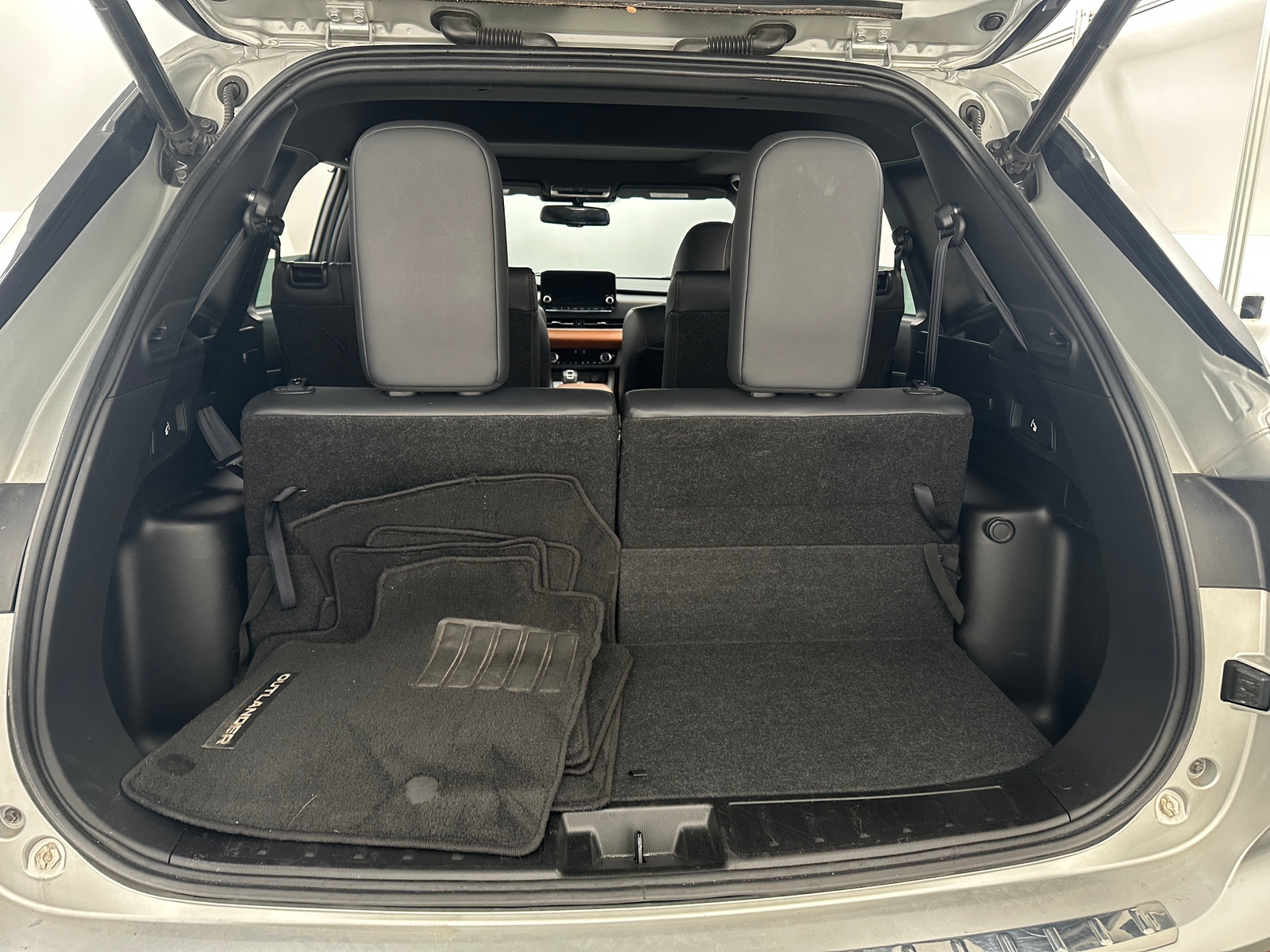 Thumbnail: 2022 Mitsubishi Outlander - 6