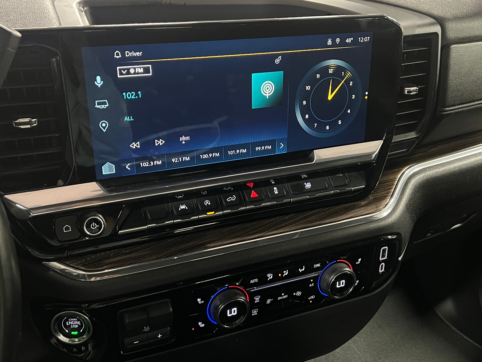 Thumbnail: 2025 Chevrolet Silverado 1500 - 4