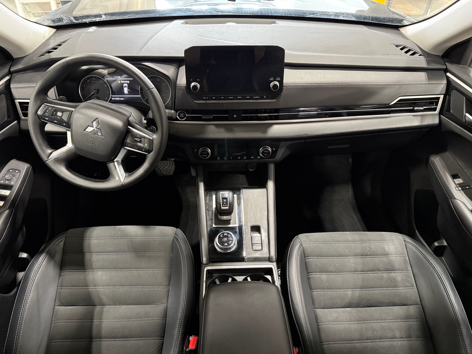 Thumbnail: 2024 Mitsubishi Outlander - 2