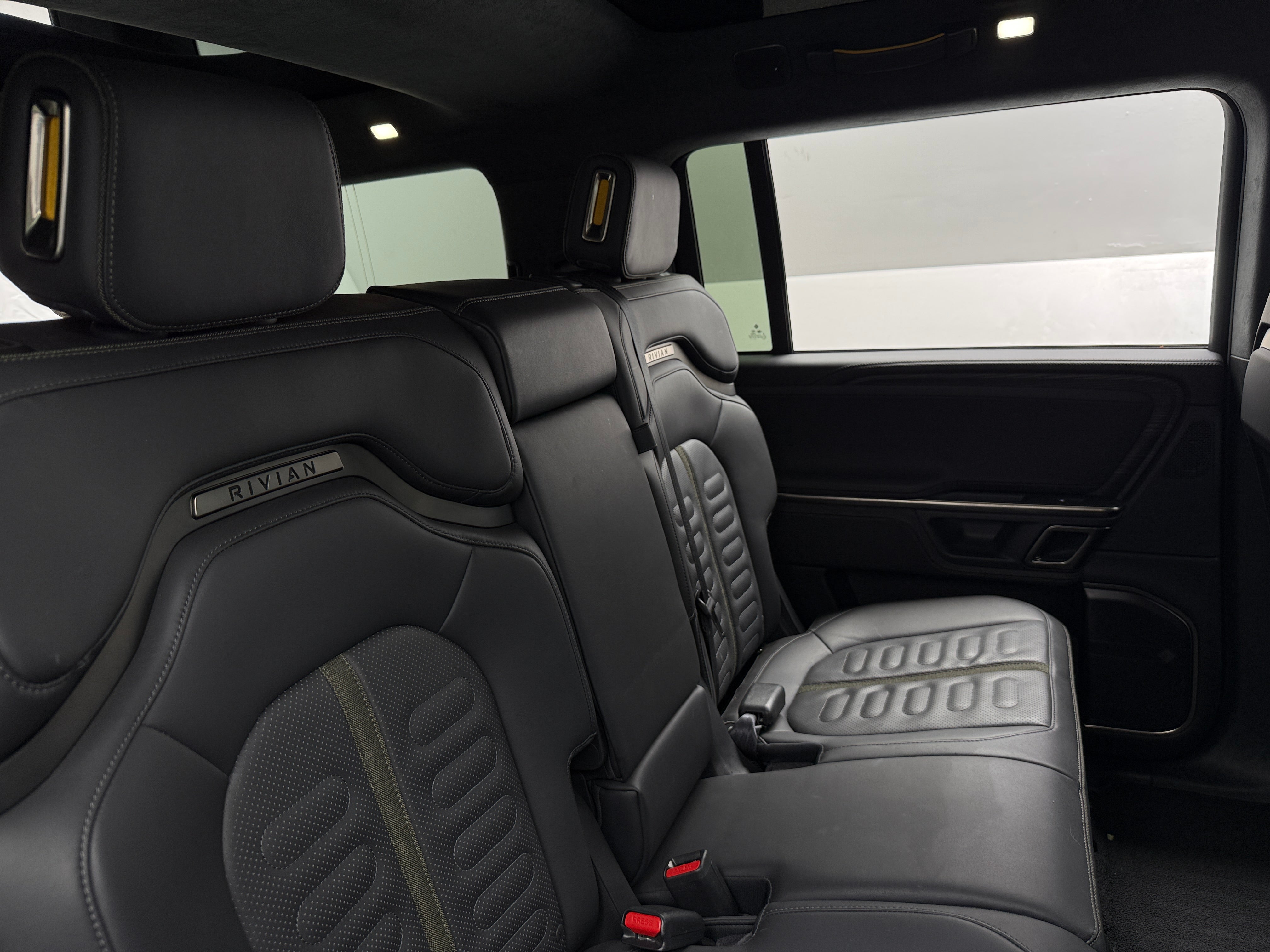 Used 2023 Rivian R1S Adventure with VIN 7PDSGABA2PN015783 for sale in Oak Creek, WI