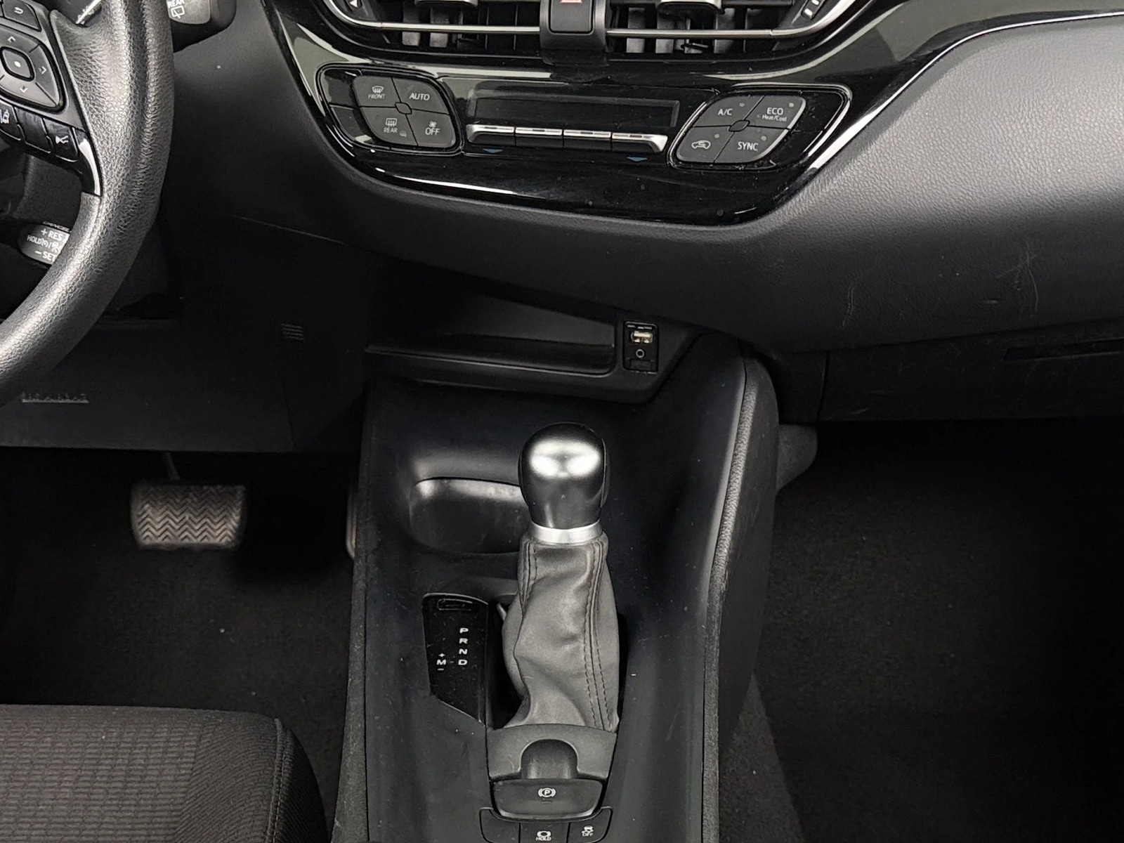 Thumbnail: 2019 Toyota C-HR - 3