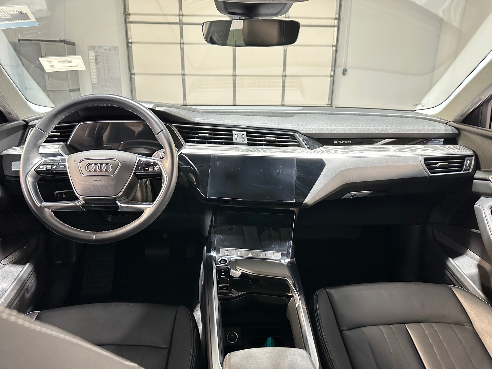 Thumbnail: 2022 Audi e-tron - 2