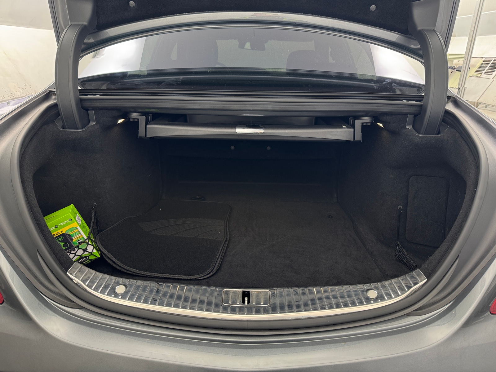 Thumbnail: 2017 Mercedes-Benz S-Class - 6