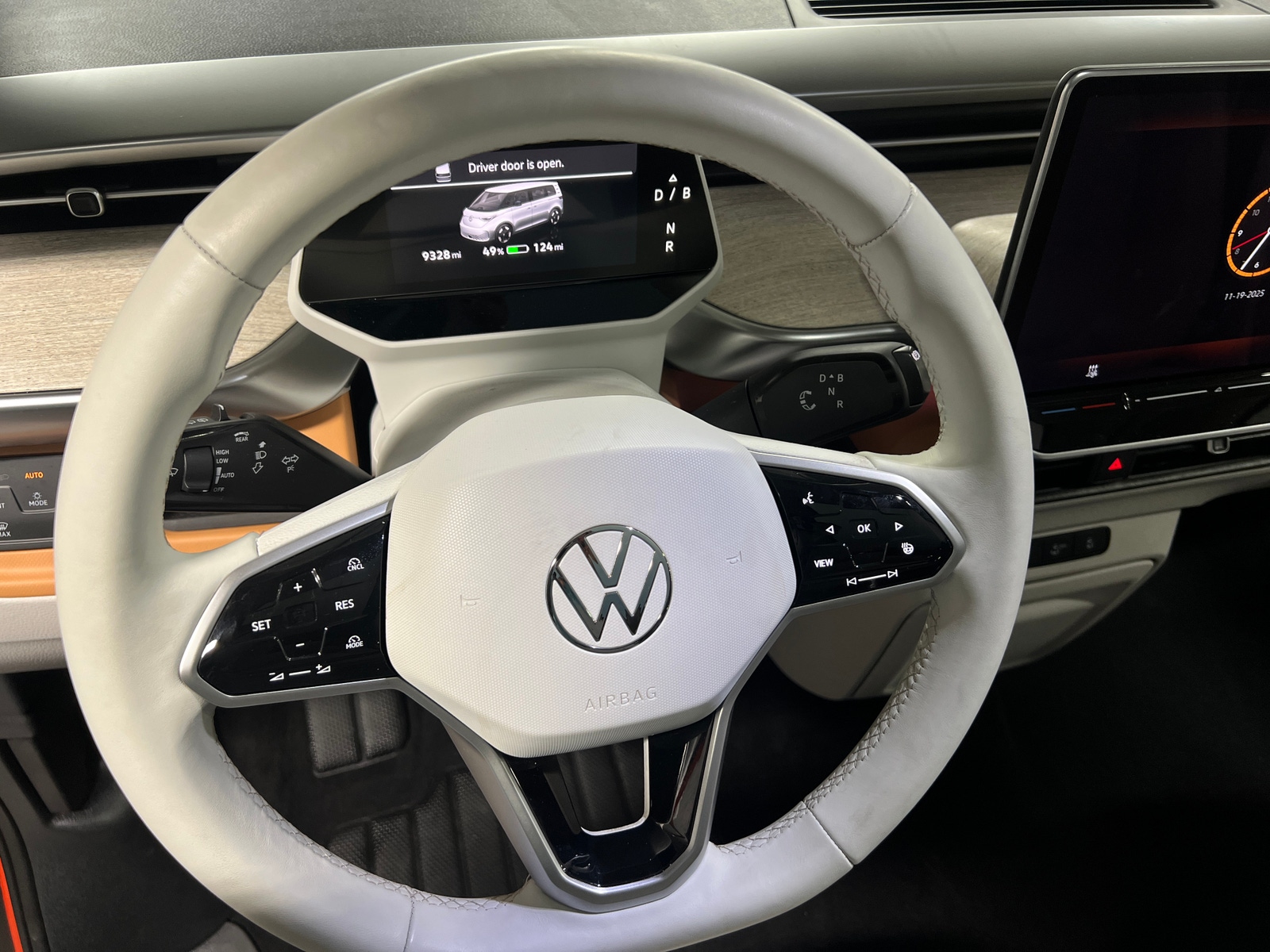 Thumbnail: 2025 Volkswagen ID.Buzz - 4