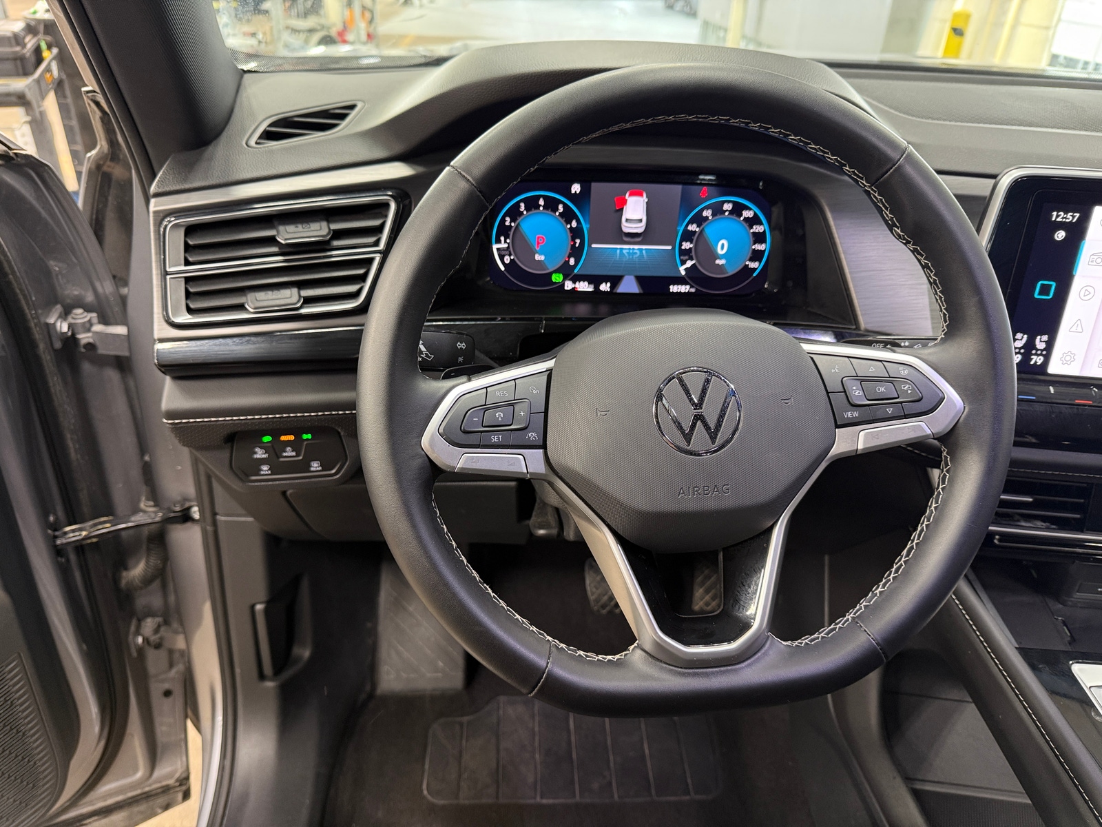 Thumbnail: 2025 Volkswagen Atlas - 4