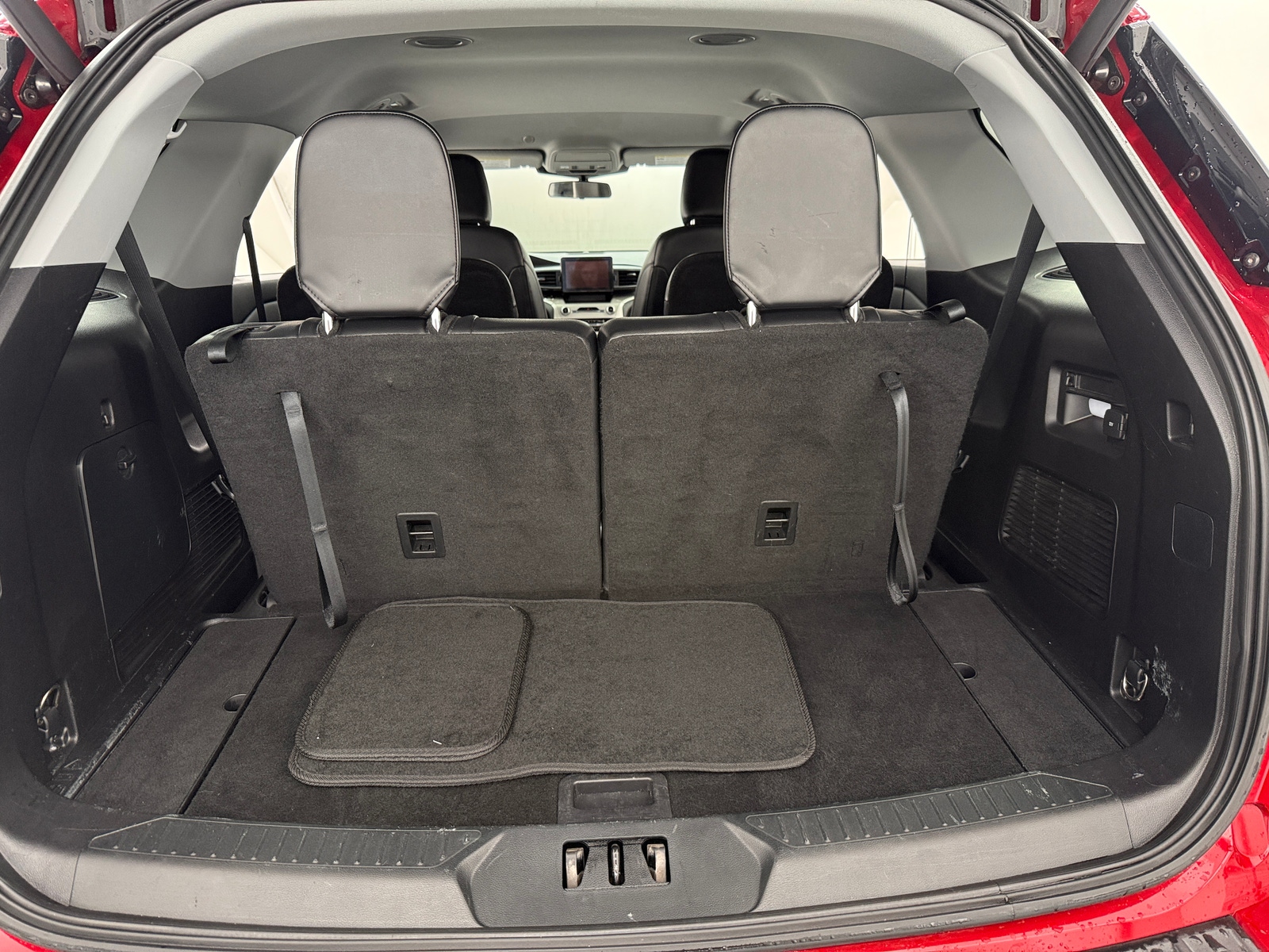 Thumbnail: 2021 Ford Explorer - 7