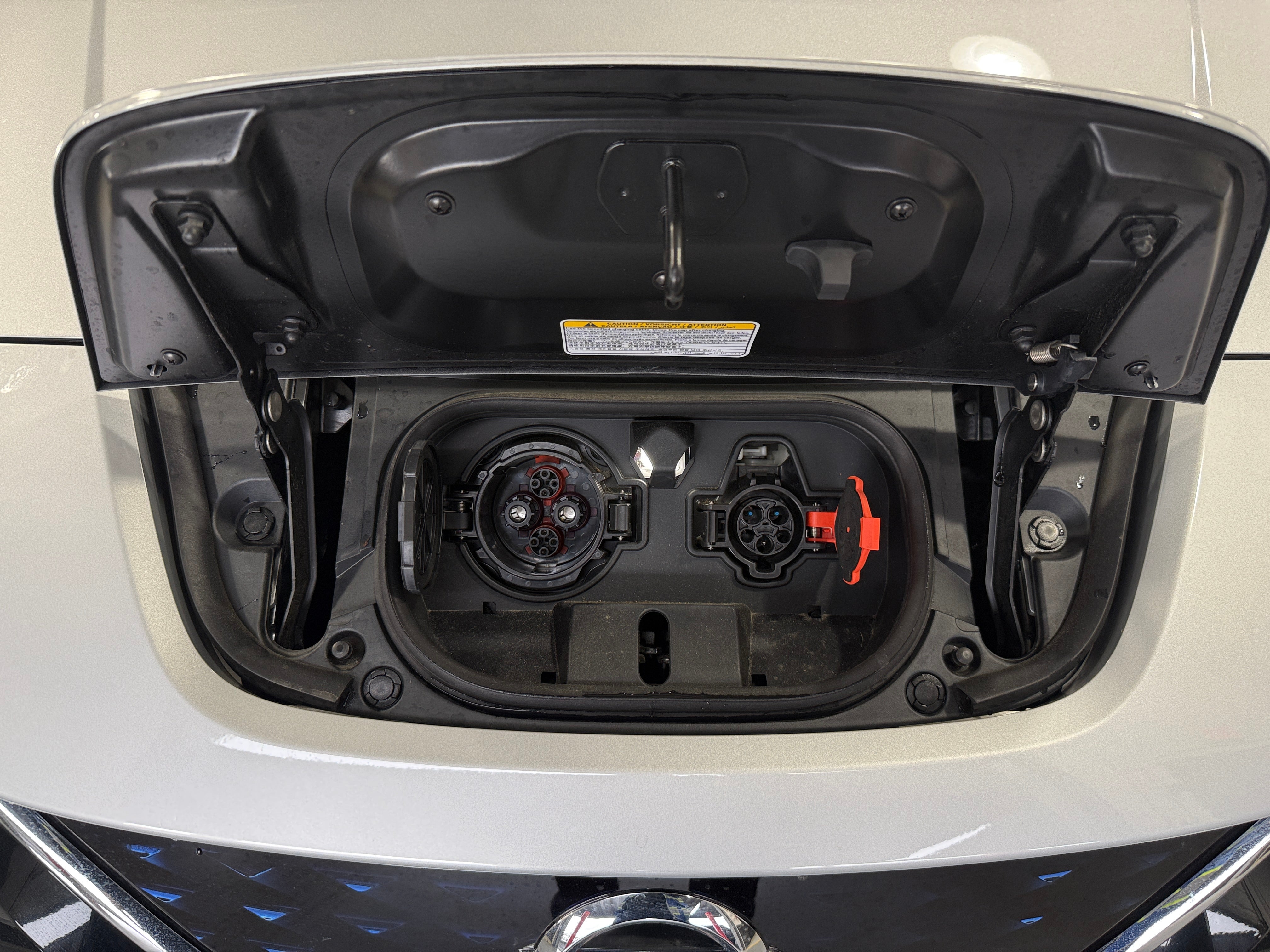 Used 2022 Nissan LEAF S with VIN 1N4AZ1BV8NC562099 for sale in Oak Creek, WI