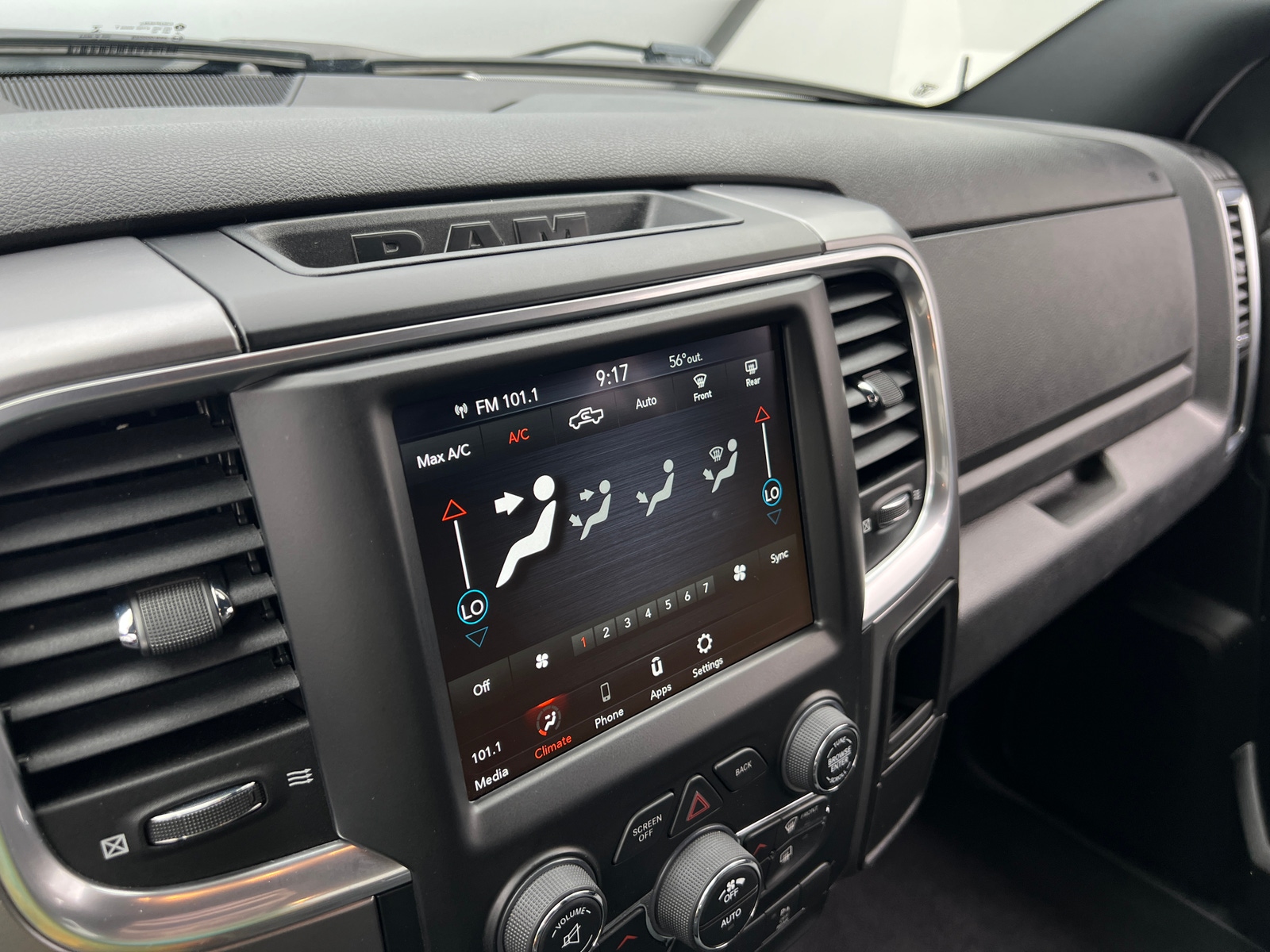 Thumbnail: 2021 RAM 1500 Classic - 4