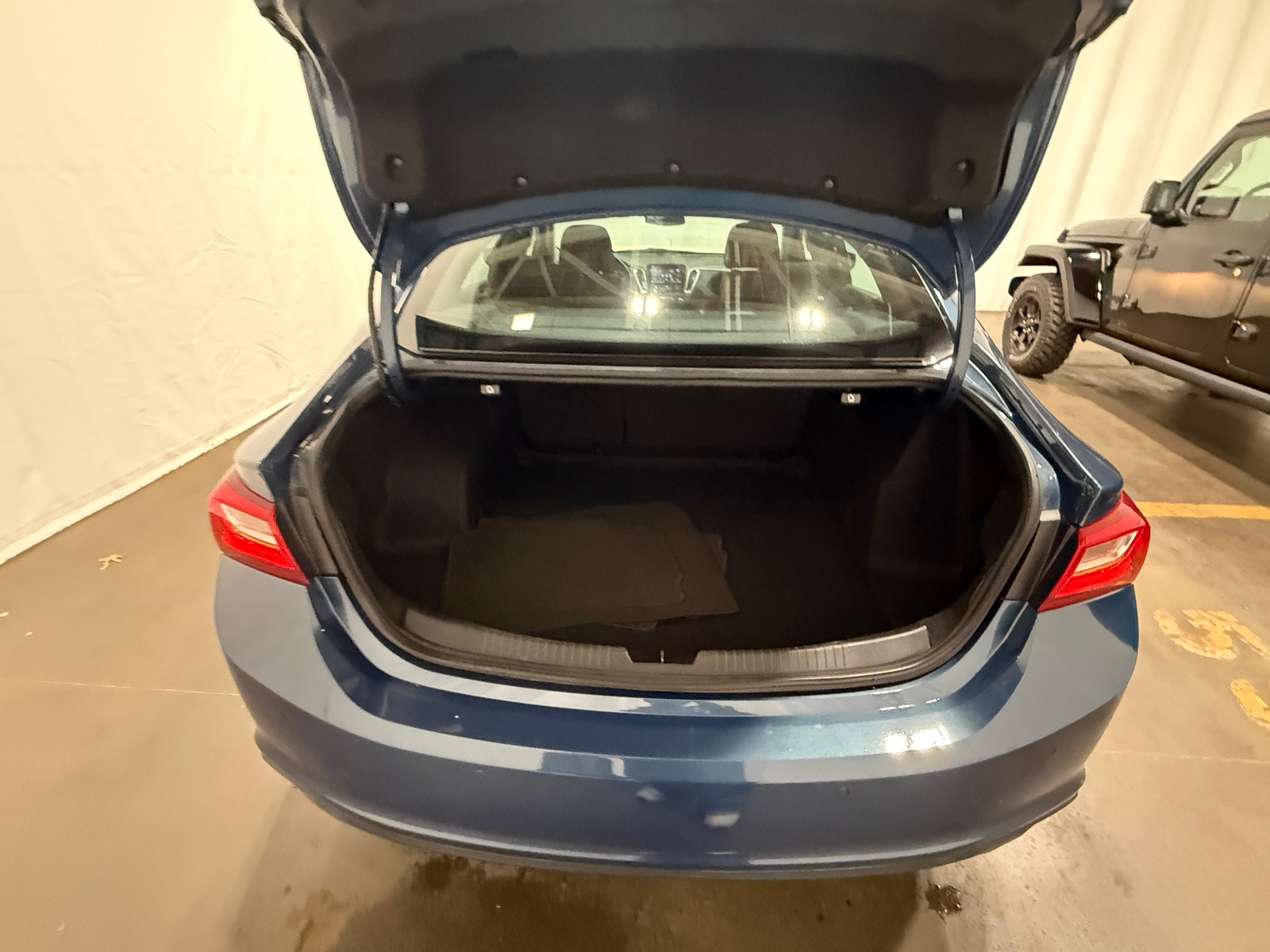 Thumbnail: 2024 Chevrolet Malibu - 7