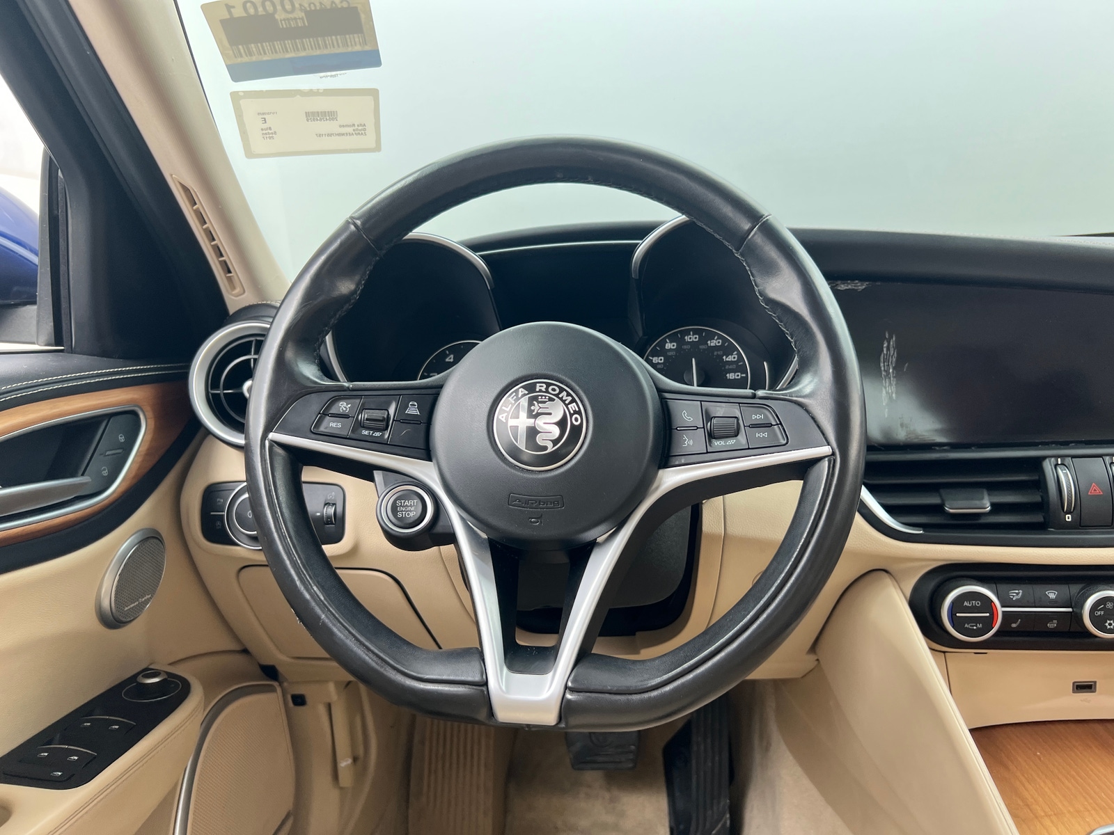 Thumbnail: 2017 Alfa Romeo Giulia - 4