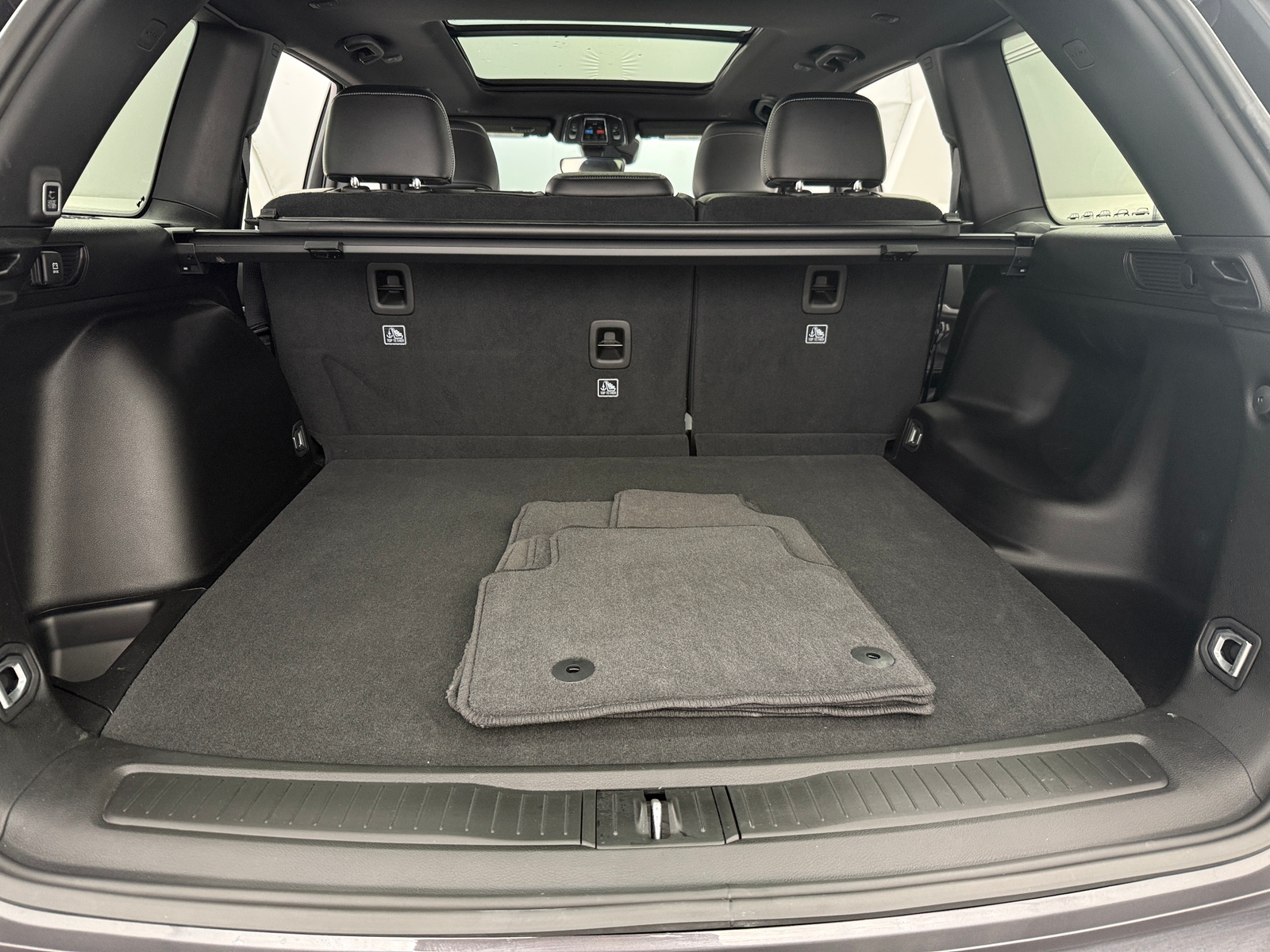 Thumbnail: 2024 Jeep Grand Cherokee - 6