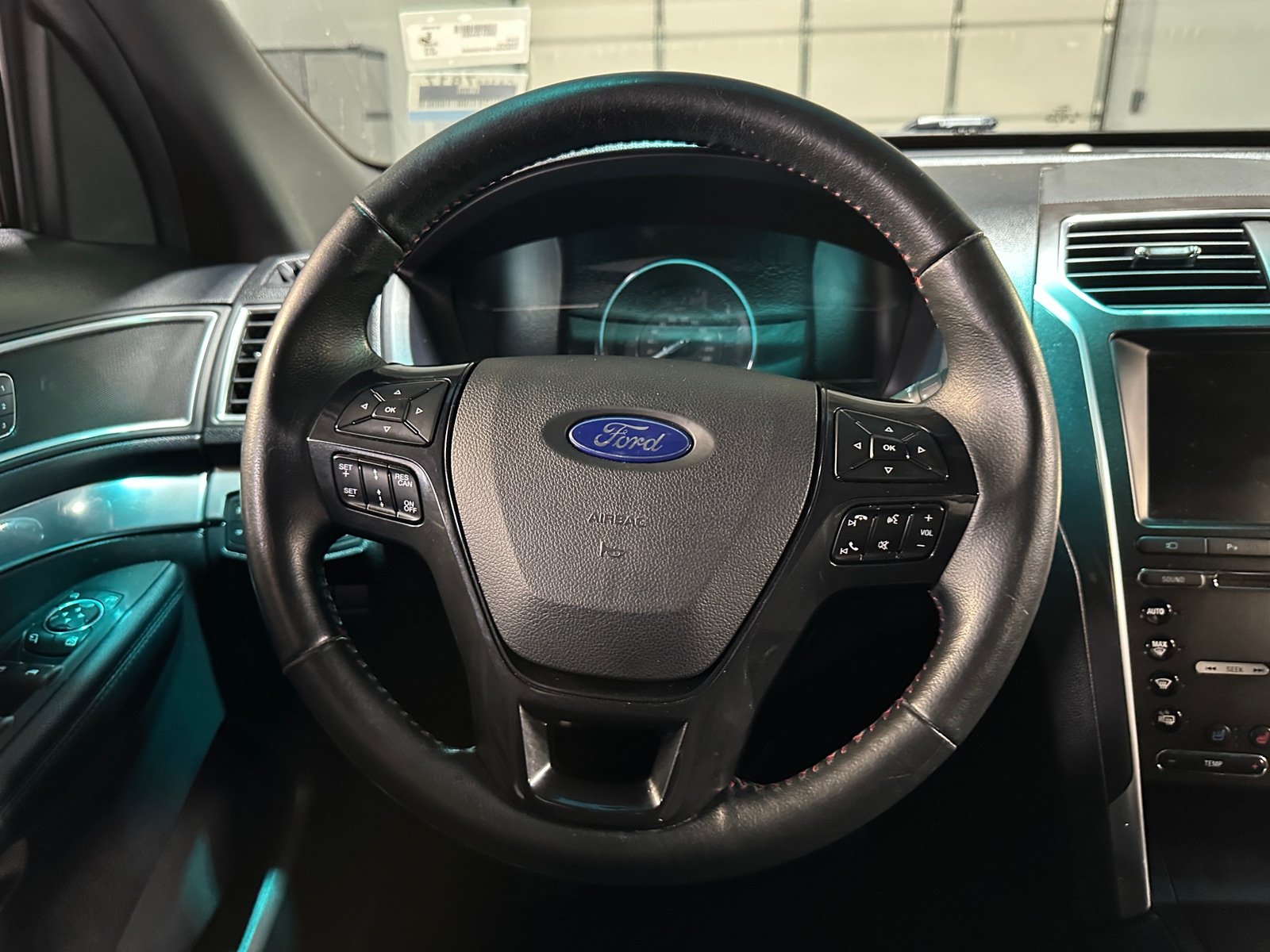 Thumbnail: 2016 Ford Explorer - 4