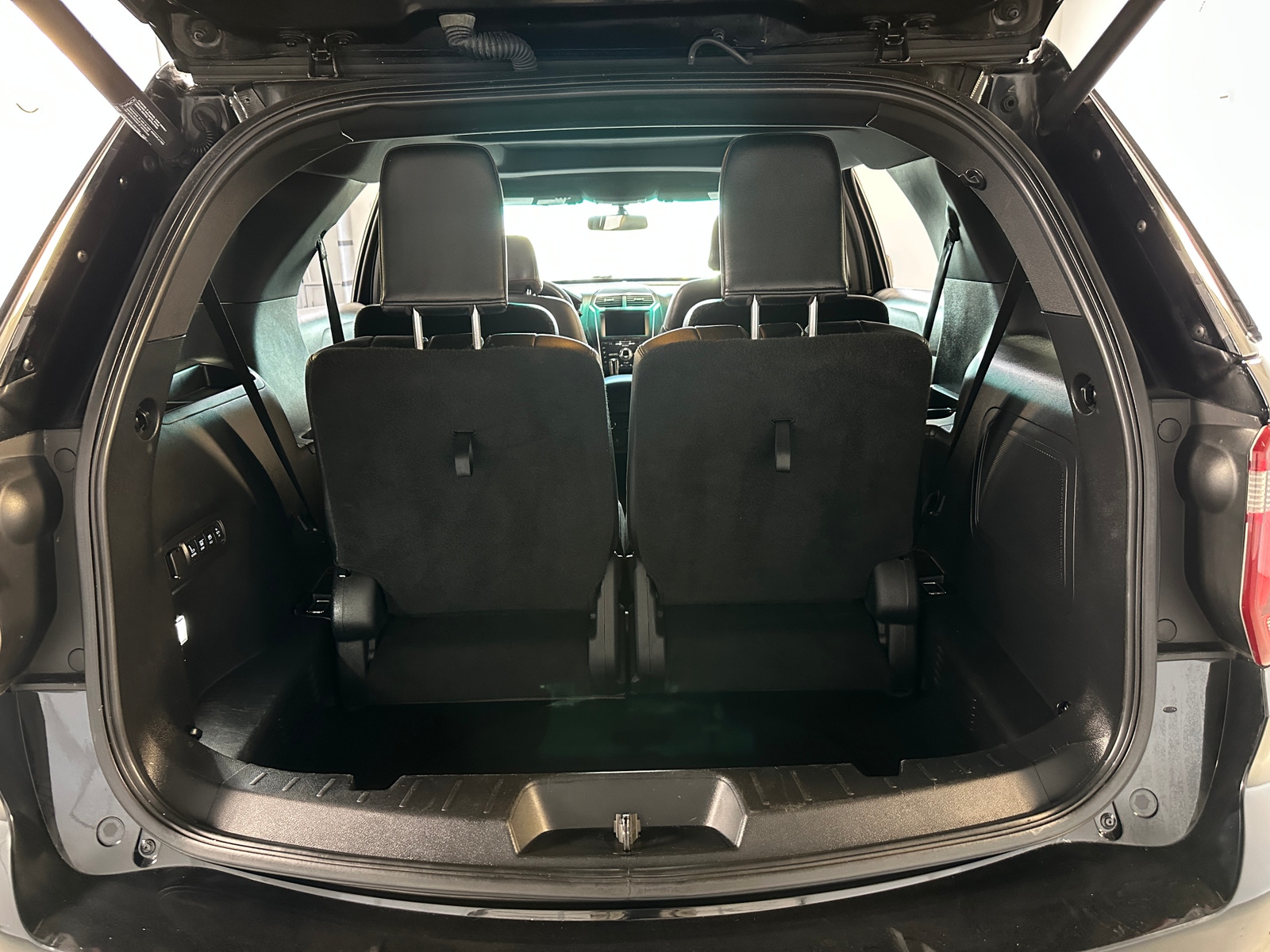 Thumbnail: 2016 Ford Explorer - 6