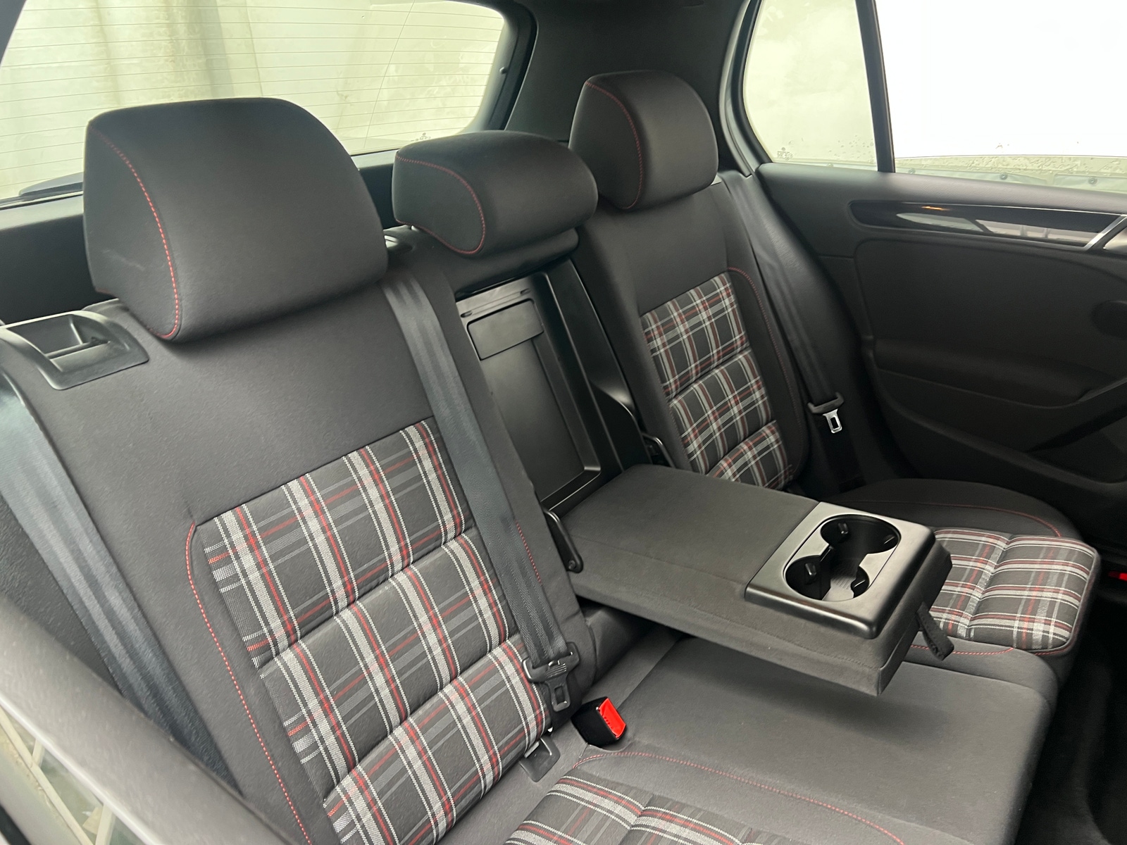 Thumbnail: 2011 Volkswagen Golf - 6