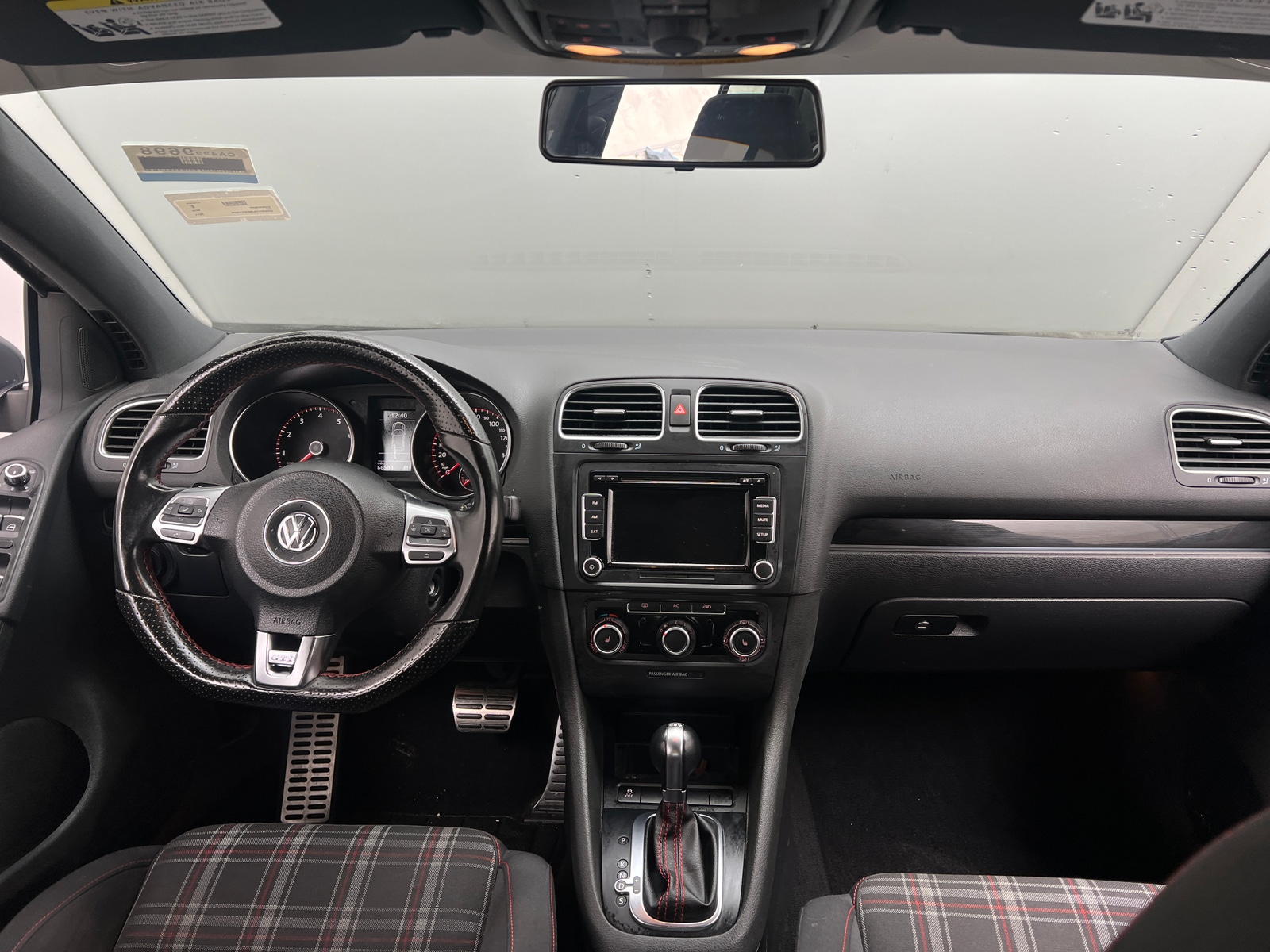 Thumbnail: 2011 Volkswagen Golf - 3