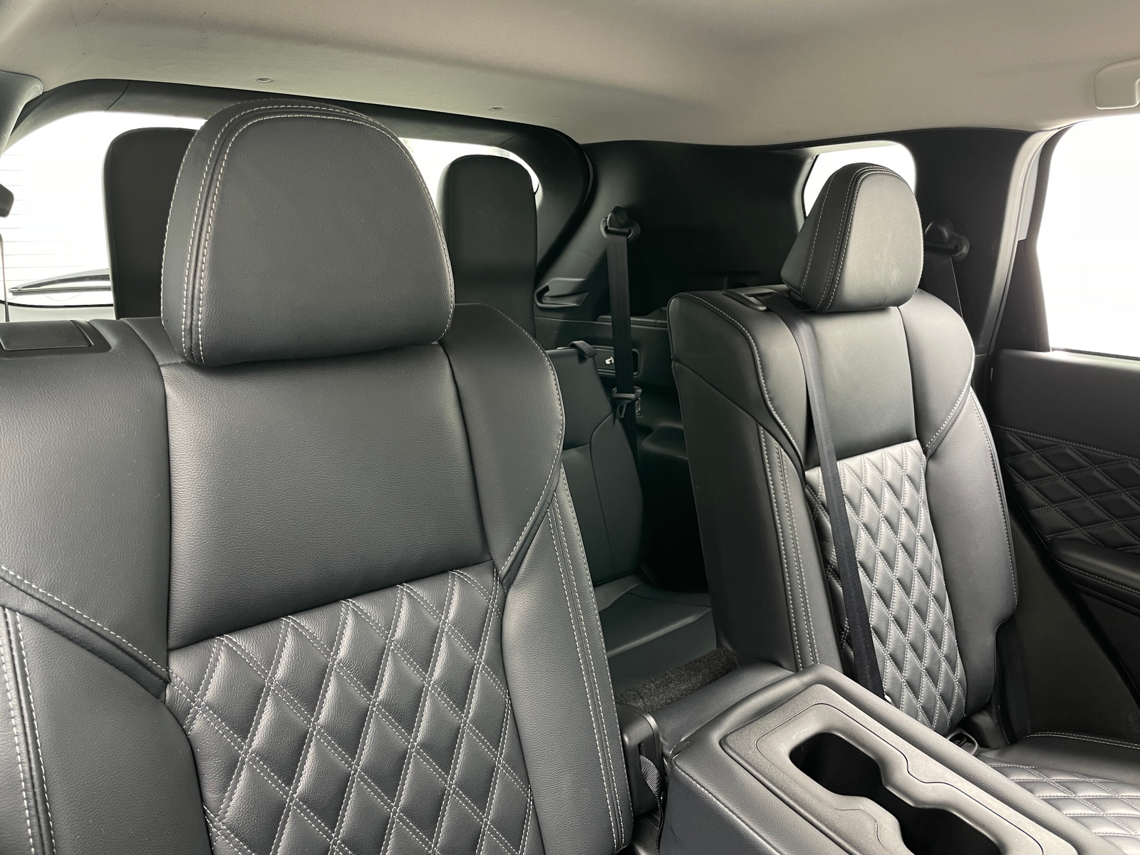 Thumbnail: 2024 Mitsubishi Outlander - 5